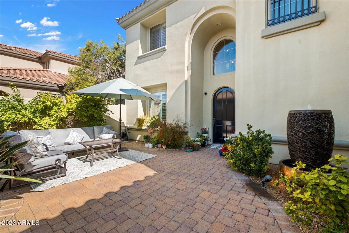 3658 E LOS GATOS Drive