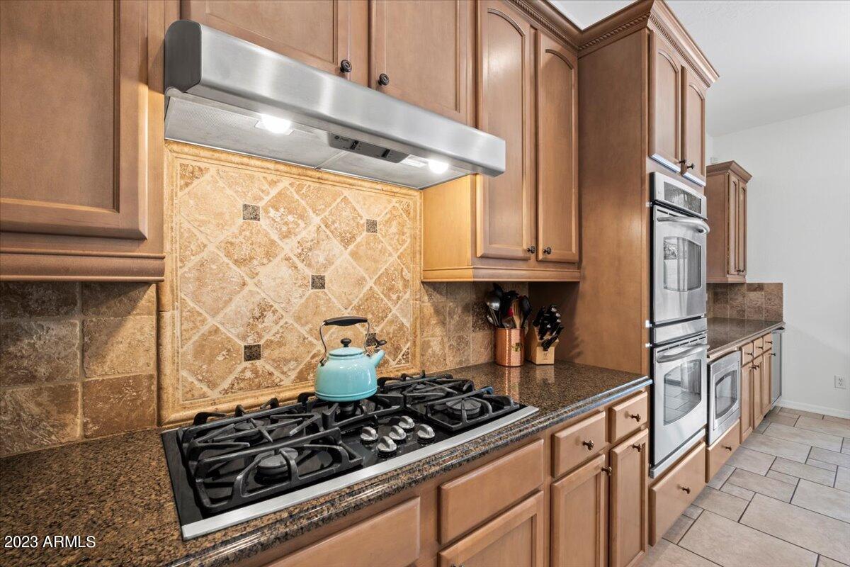 3658 E LOS GATOS Drive