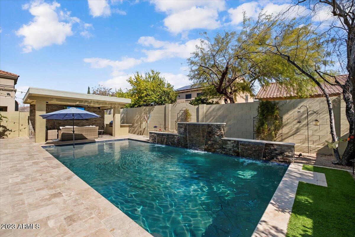 3658 E LOS GATOS Drive