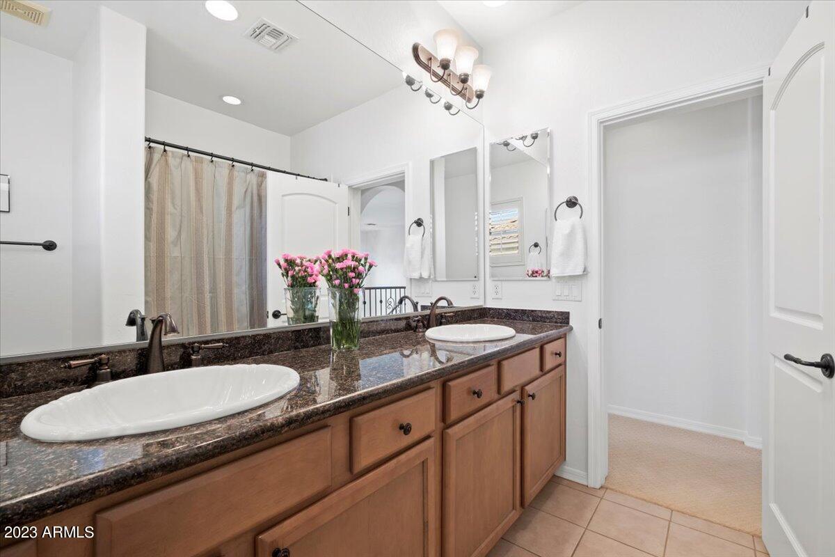 3658 E LOS GATOS Drive