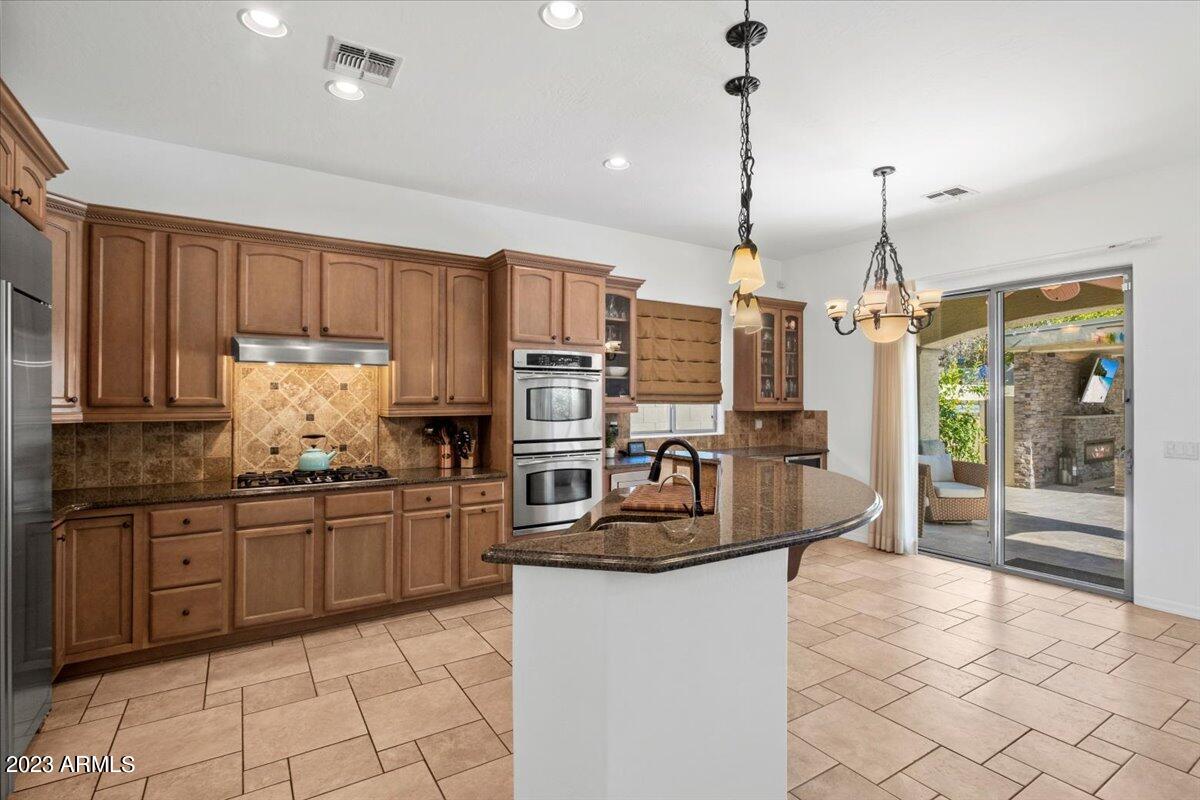3658 E LOS GATOS Drive