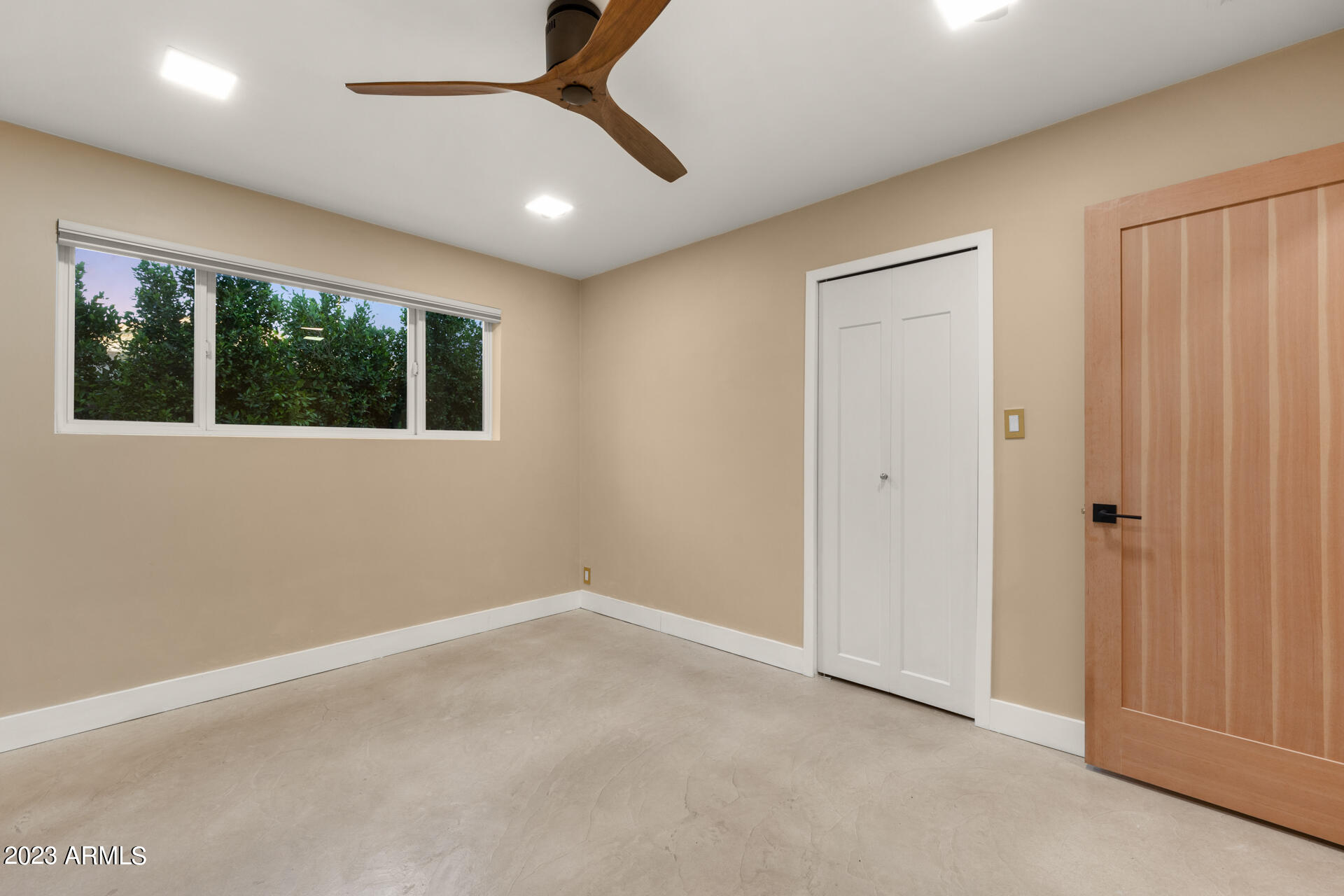 5519 E CALLE TUBERIA --