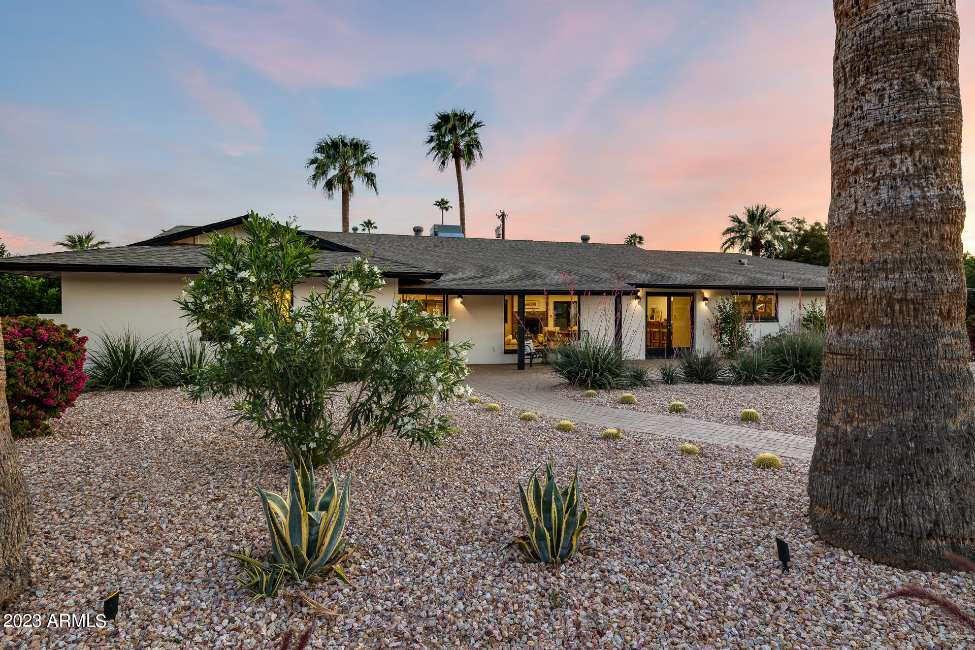 5519 E CALLE TUBERIA --
