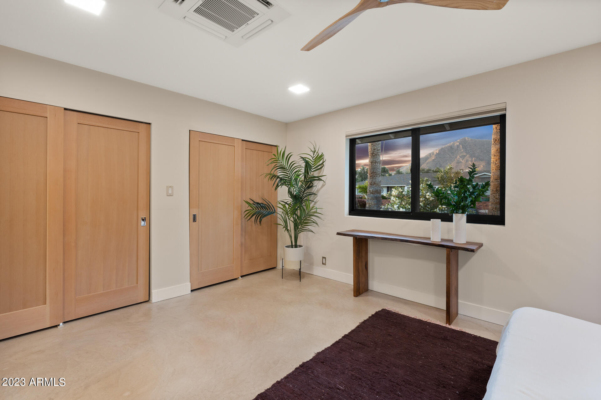 5519 E CALLE TUBERIA --