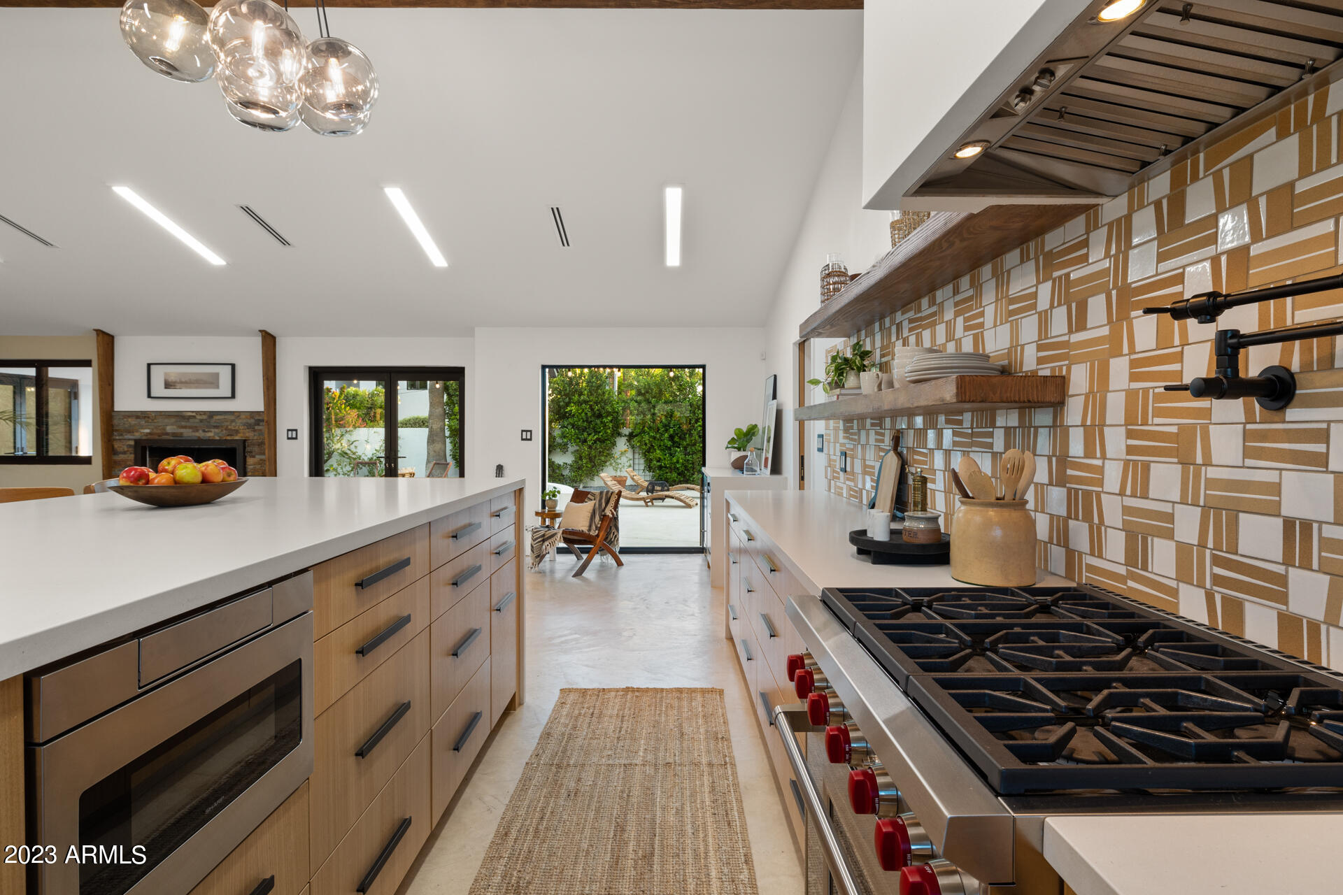 5519 E CALLE TUBERIA --
