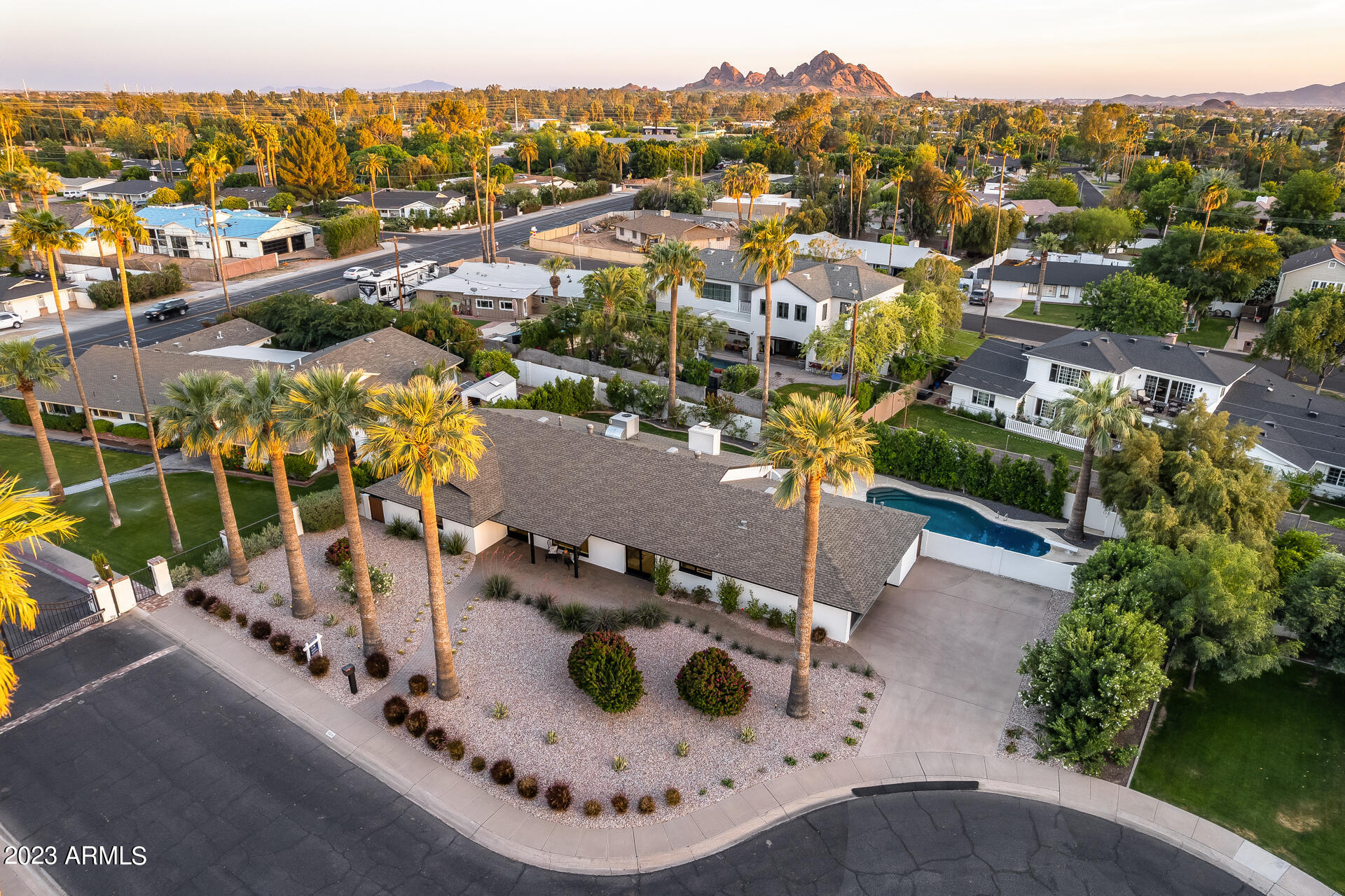 5519 E CALLE TUBERIA --
