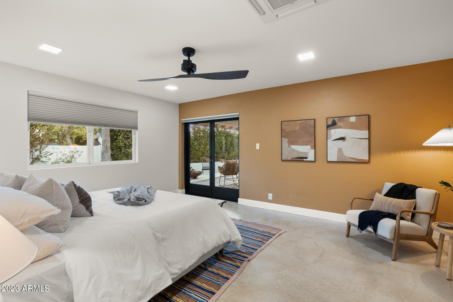 5519 E CALLE TUBERIA --