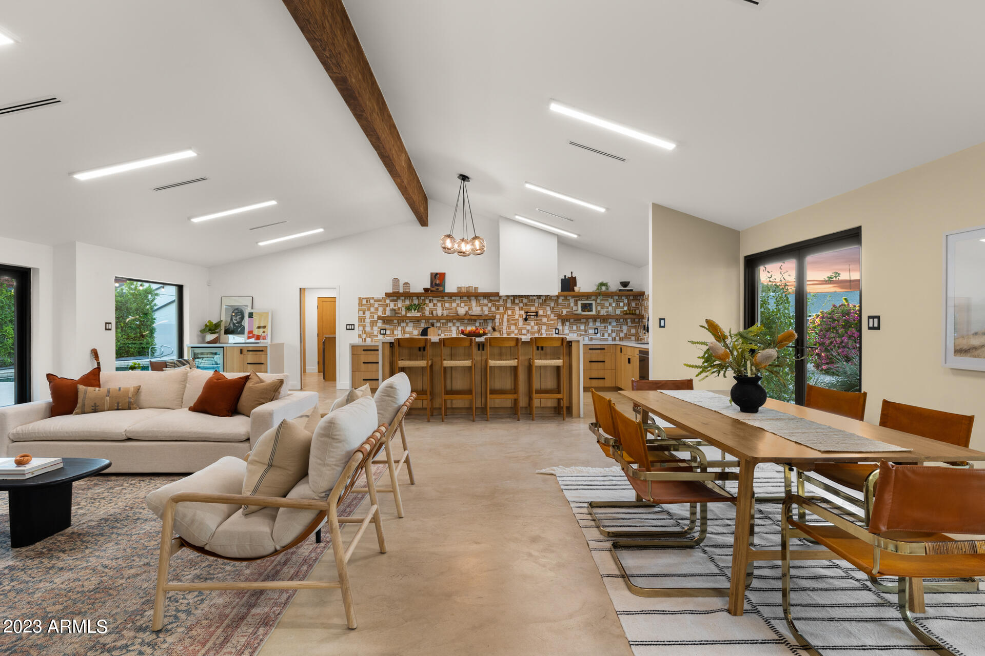 5519 E CALLE TUBERIA --