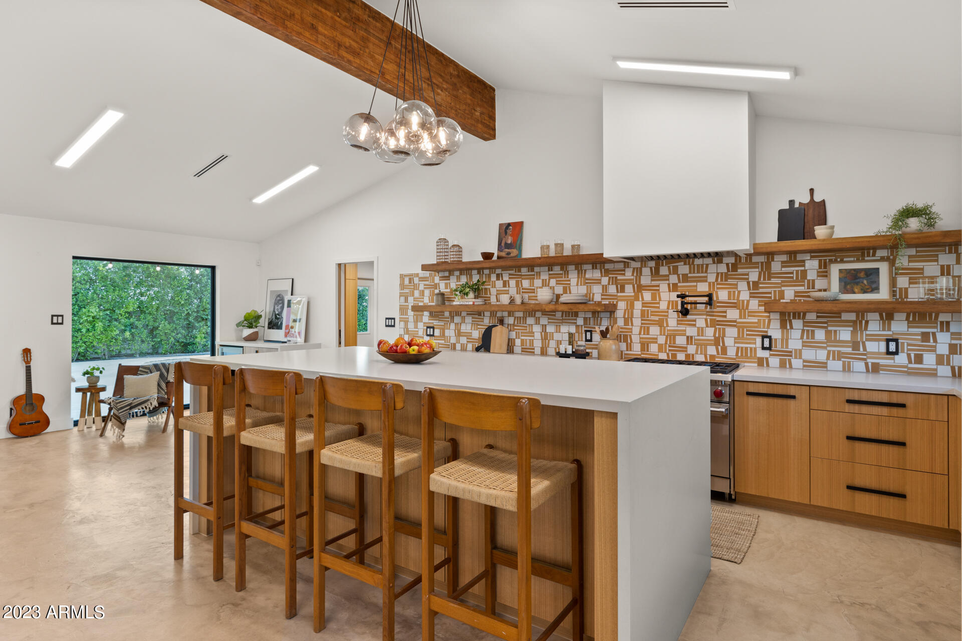 5519 E CALLE TUBERIA --