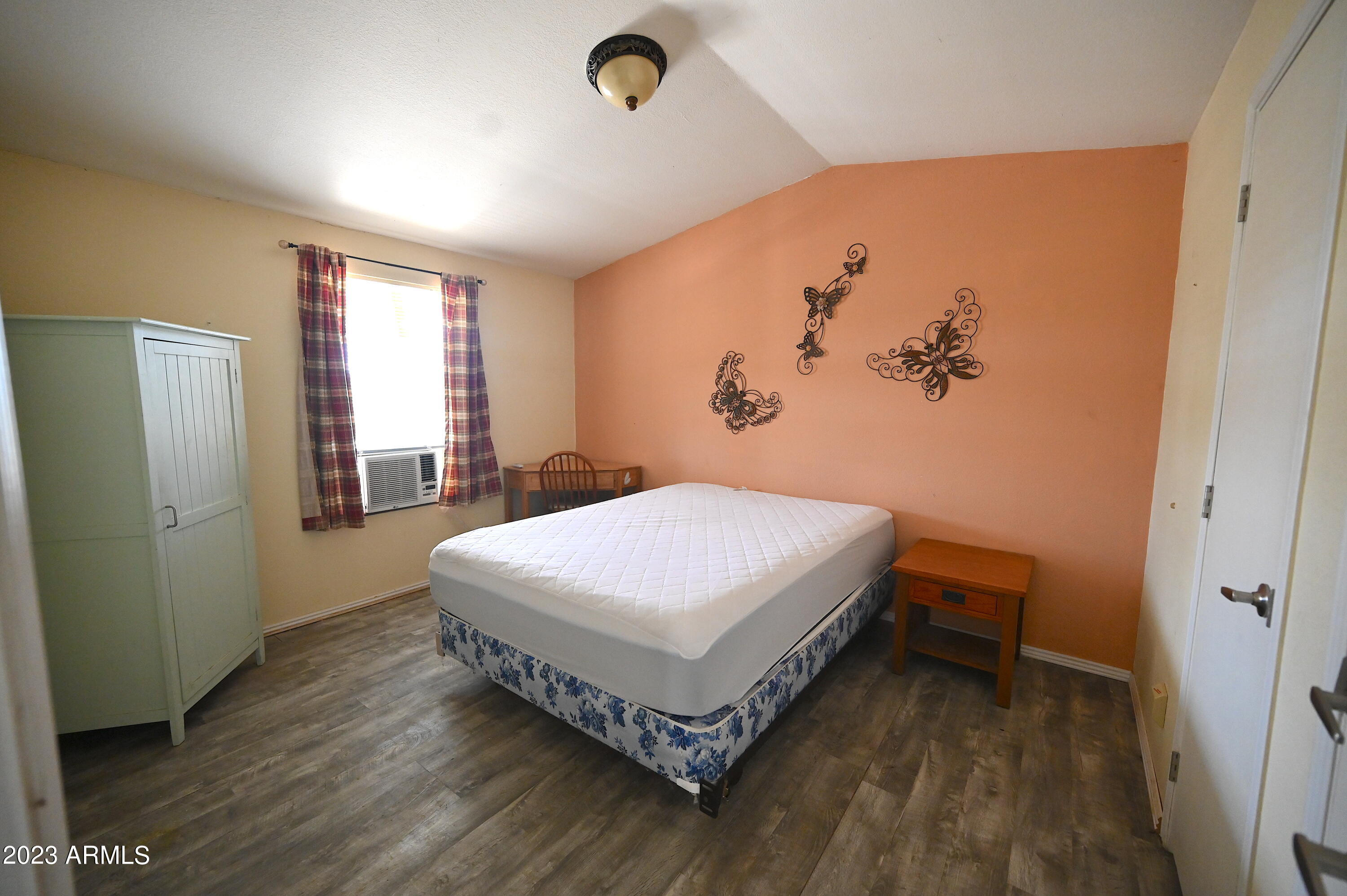 42225 N HONEY BEAR Street