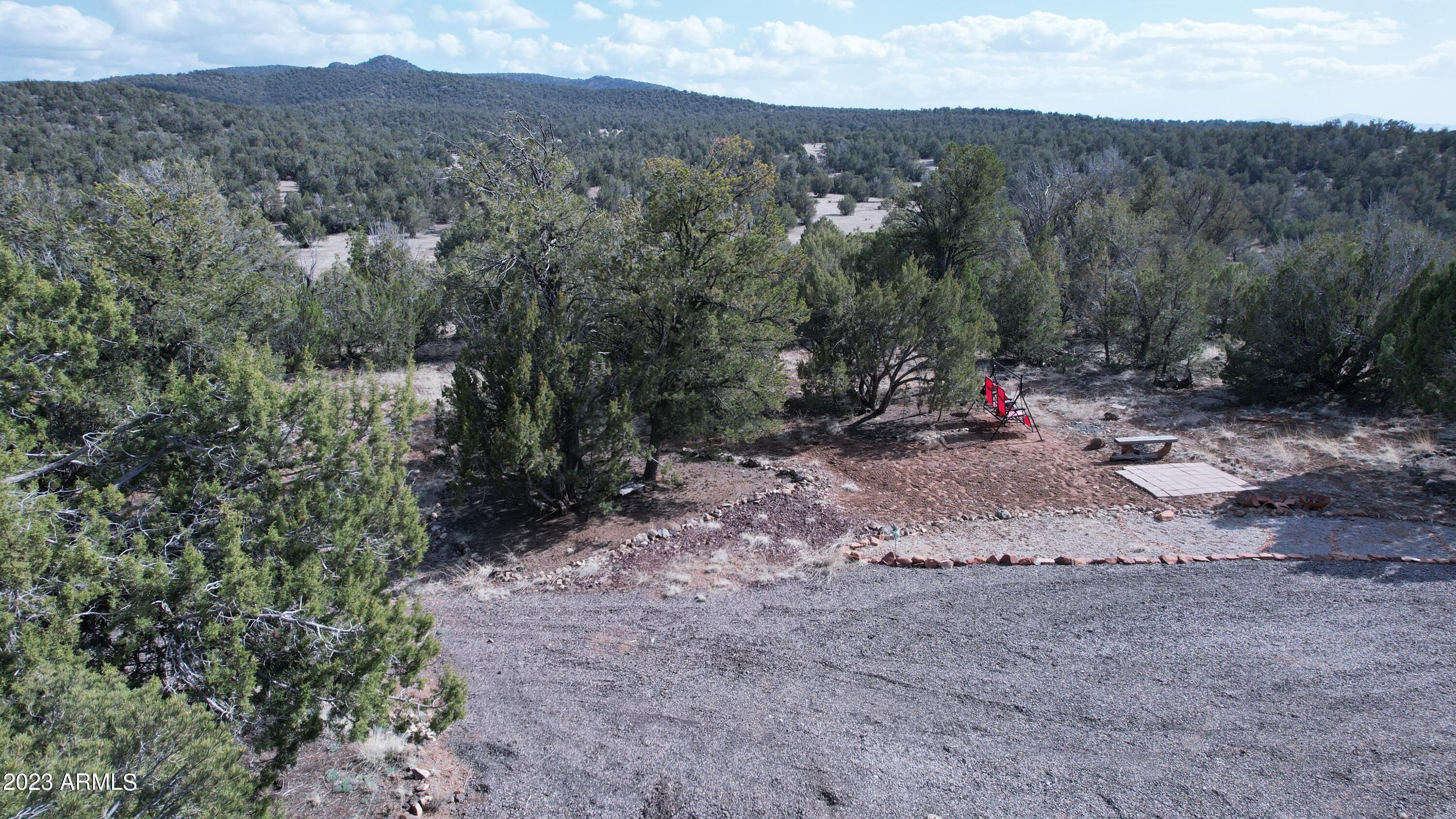 42225 N HONEY BEAR Street