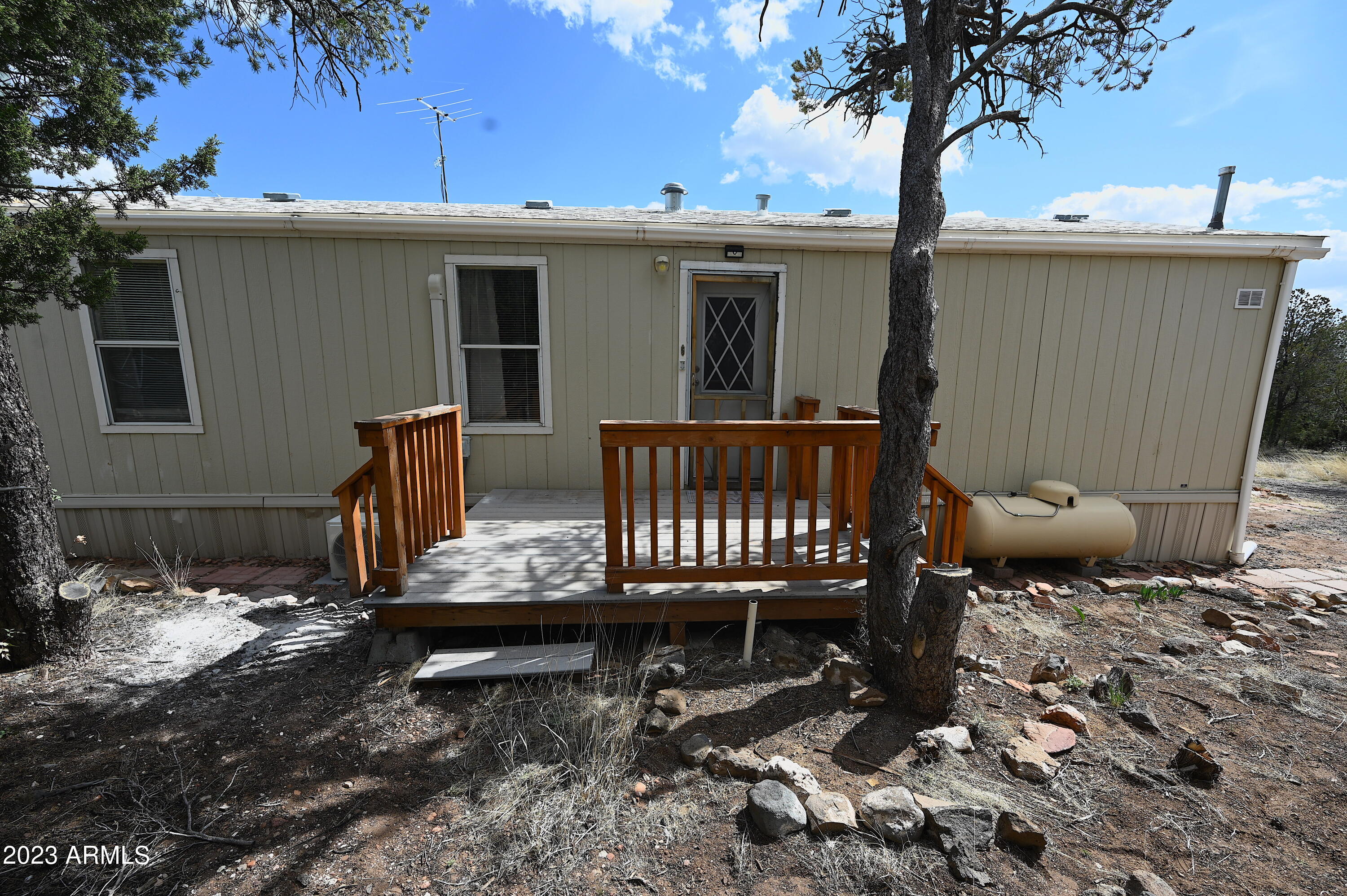 42225 N HONEY BEAR Street