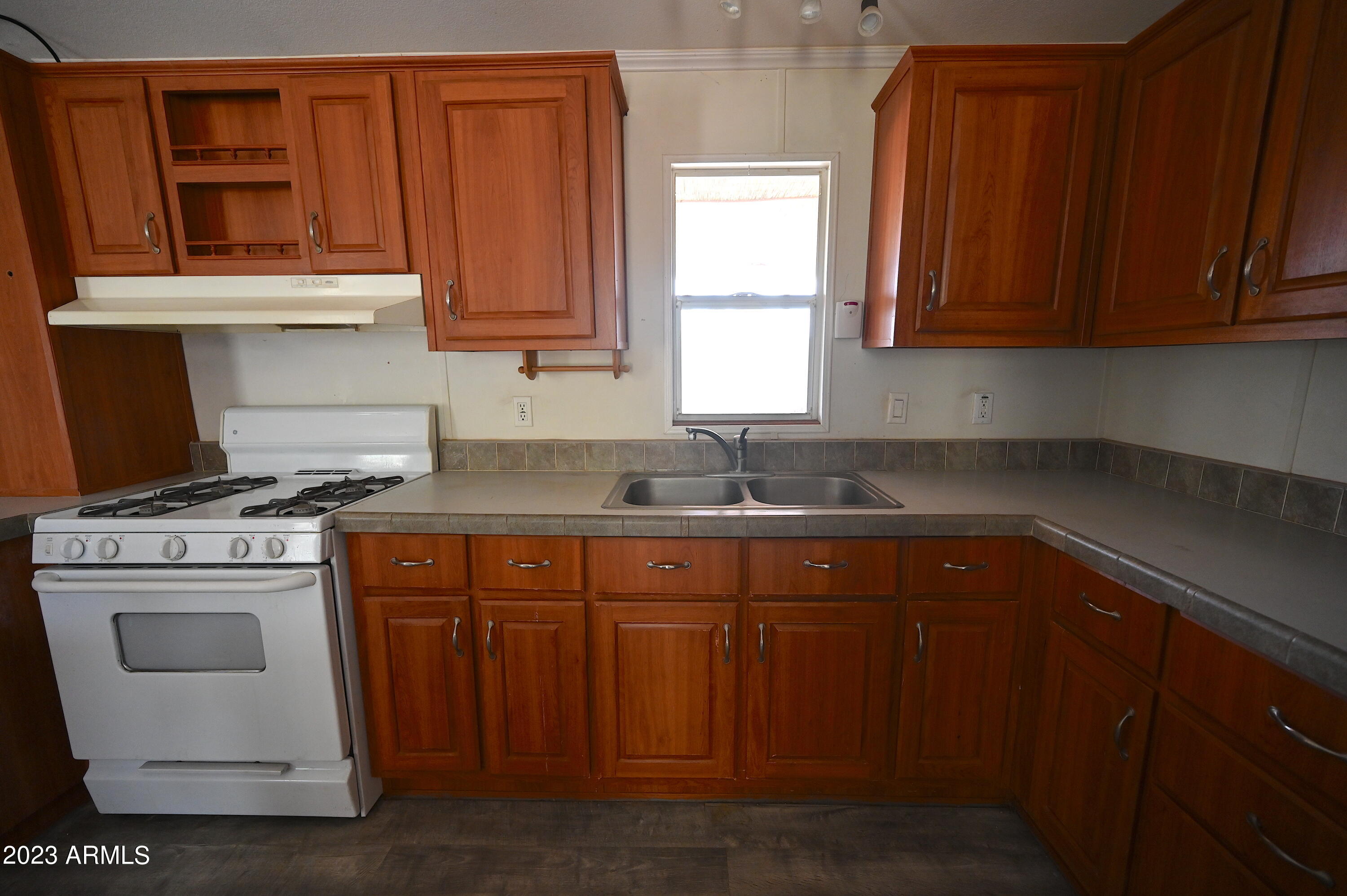 42225 N HONEY BEAR Street