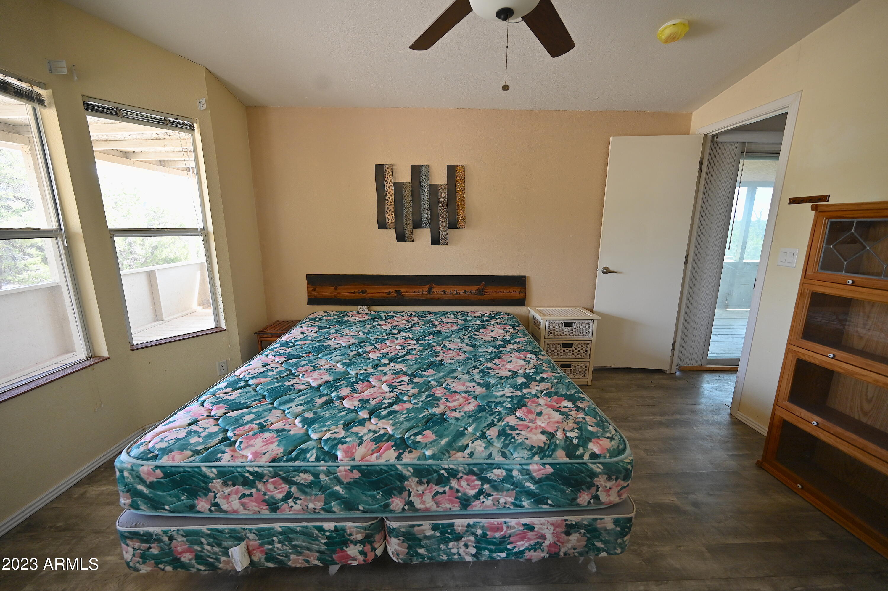 42225 N HONEY BEAR Street