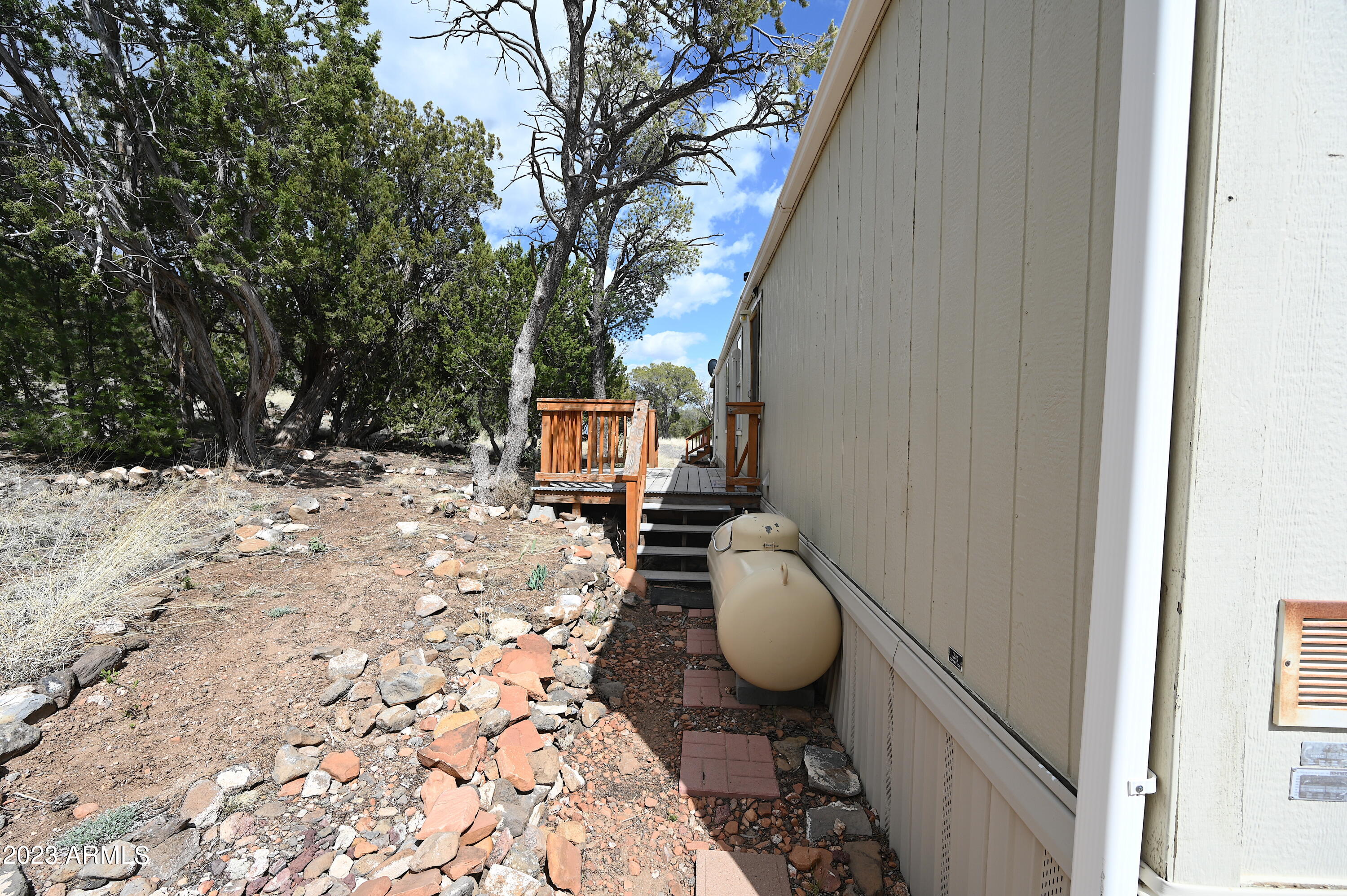 42225 N HONEY BEAR Street