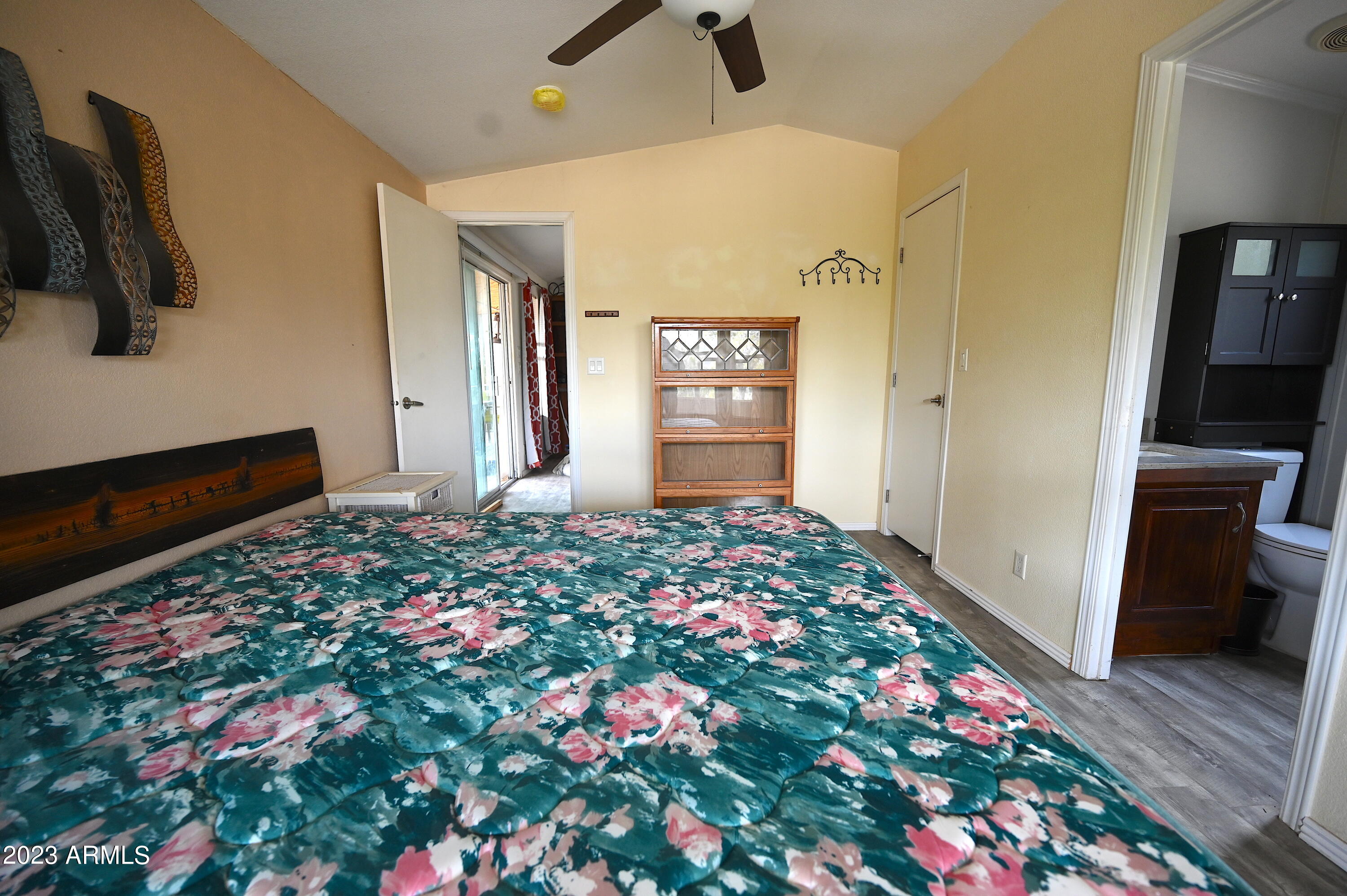 42225 N HONEY BEAR Street