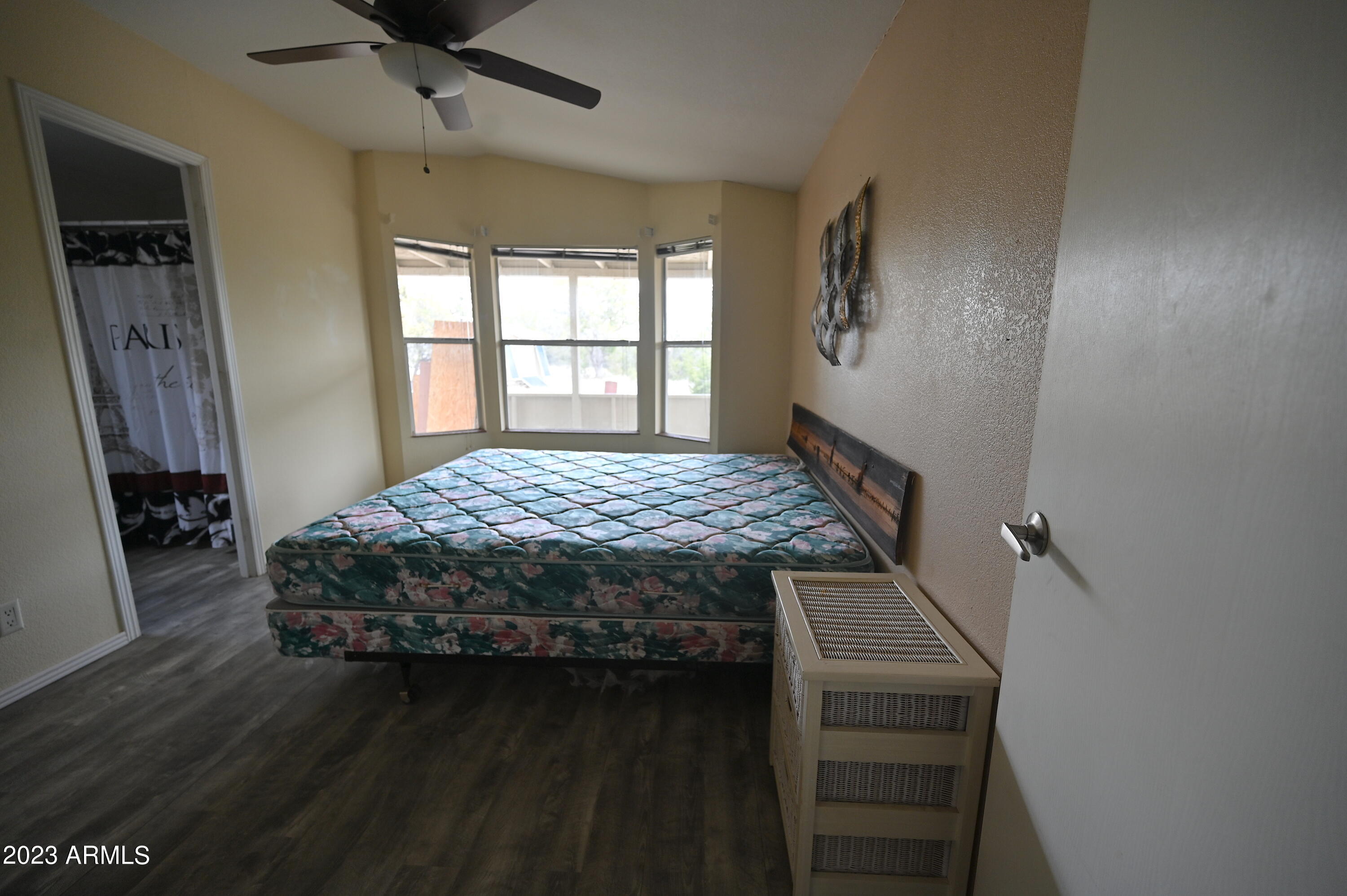 42225 N HONEY BEAR Street