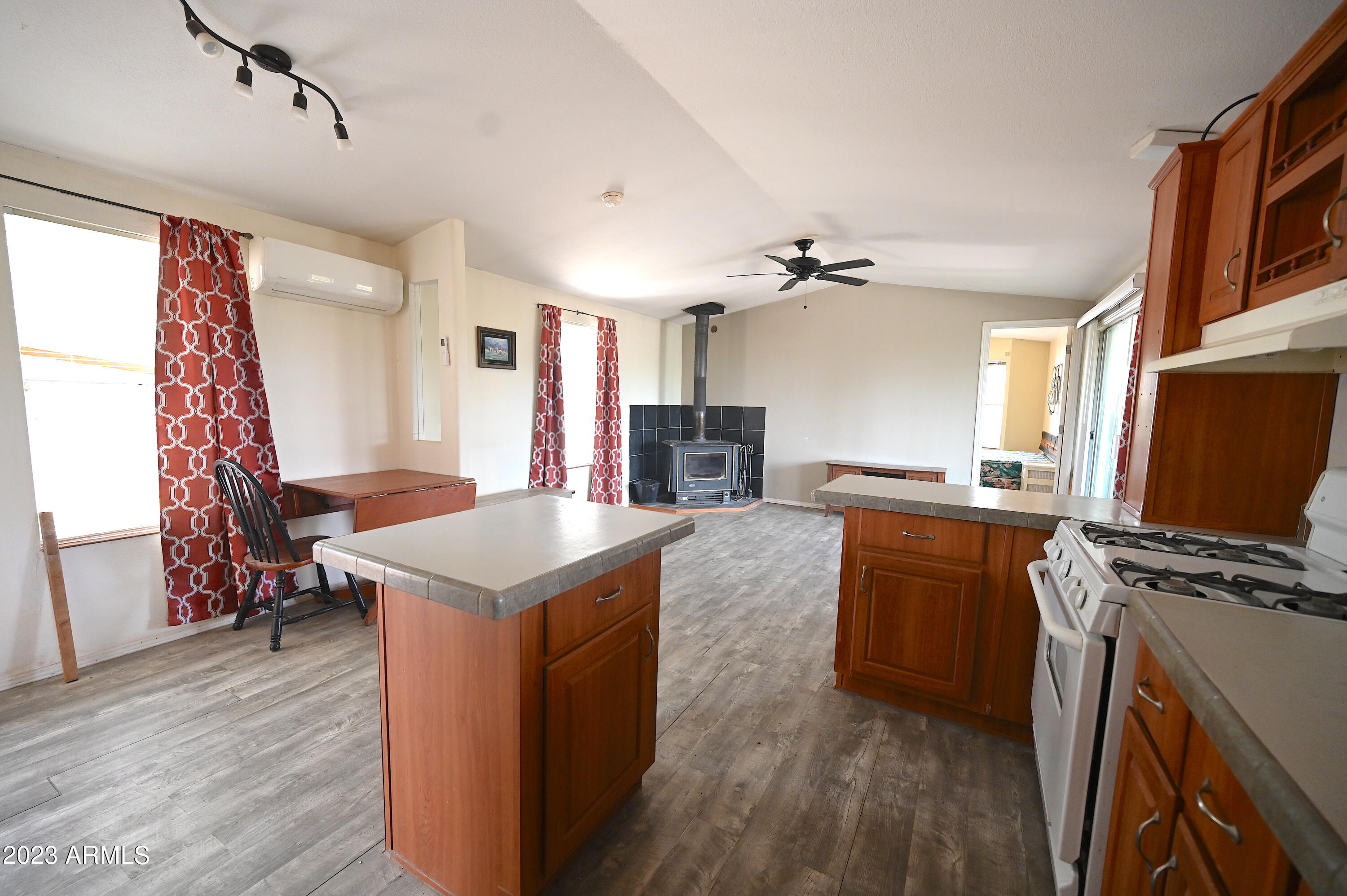 42225 N HONEY BEAR Street