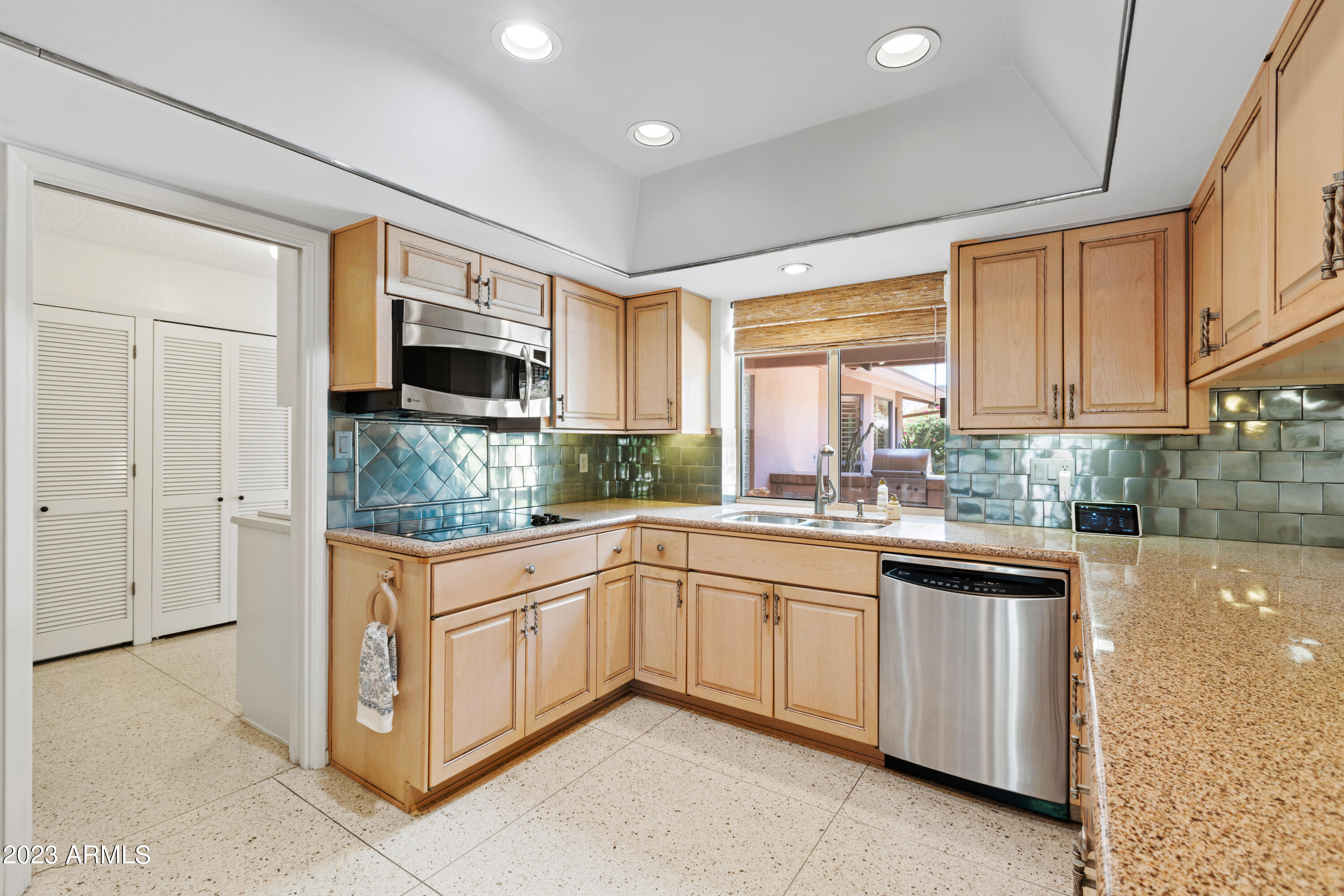 4221 E MCDONALD Drive