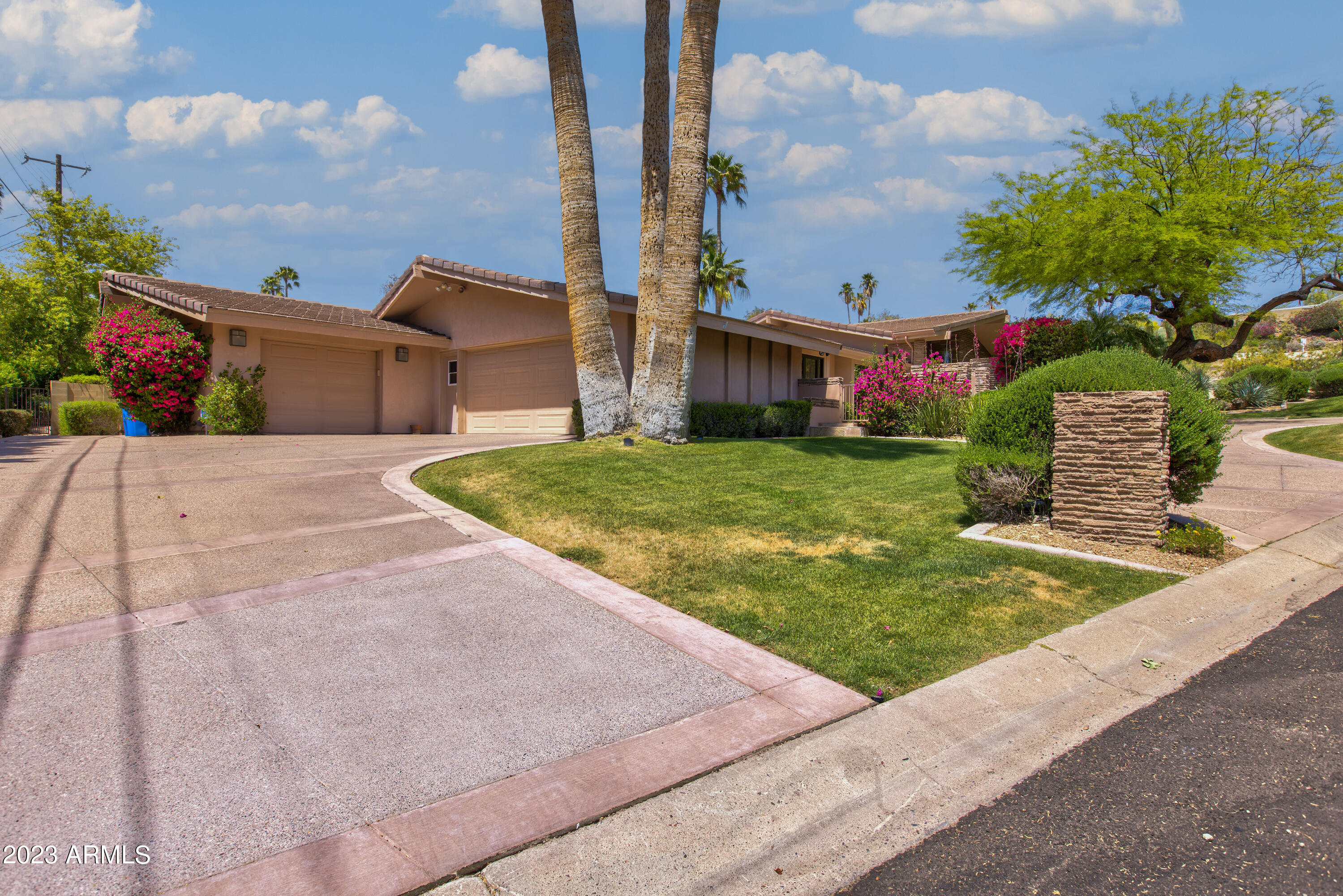 4221 E MCDONALD Drive