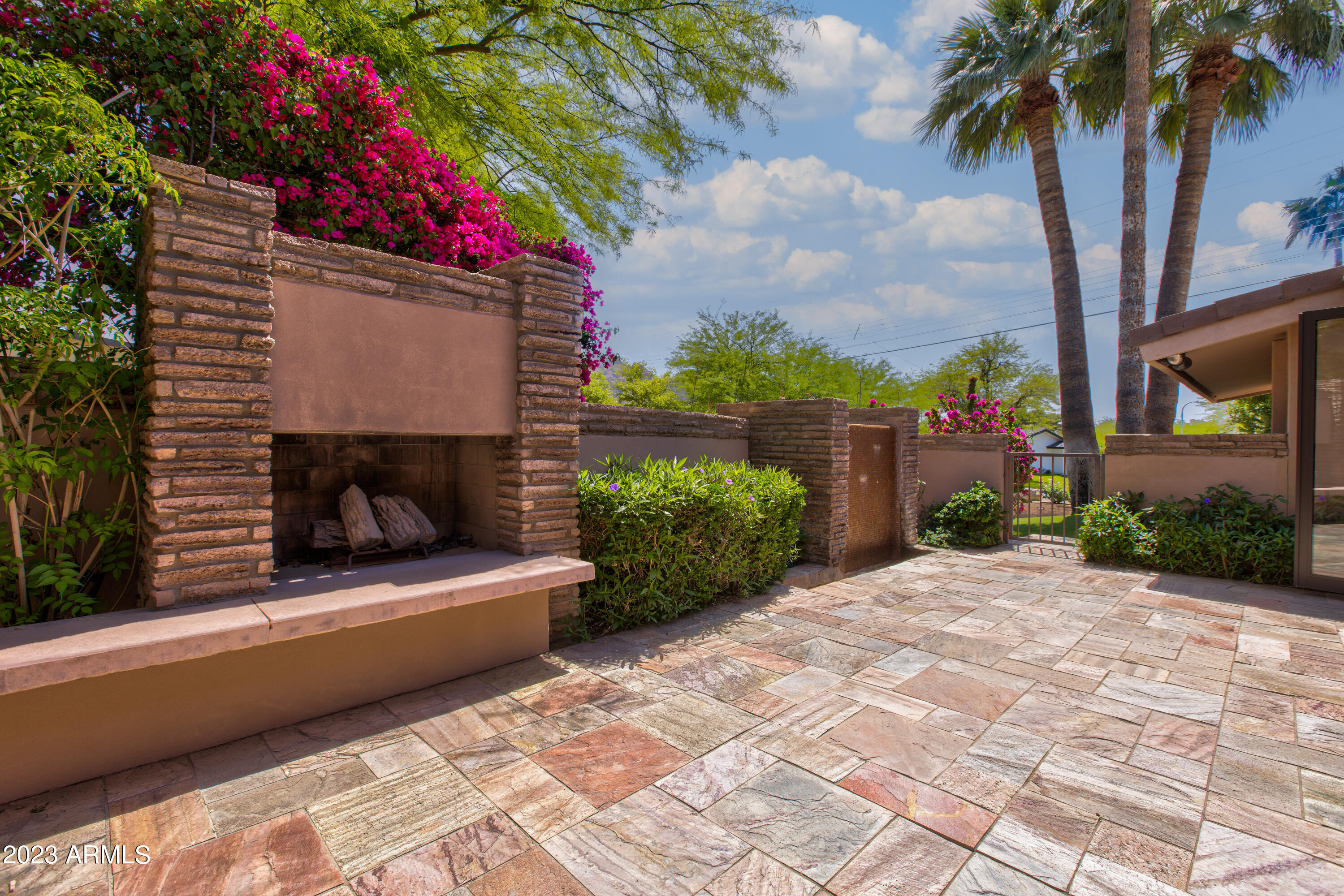 4221 E MCDONALD Drive