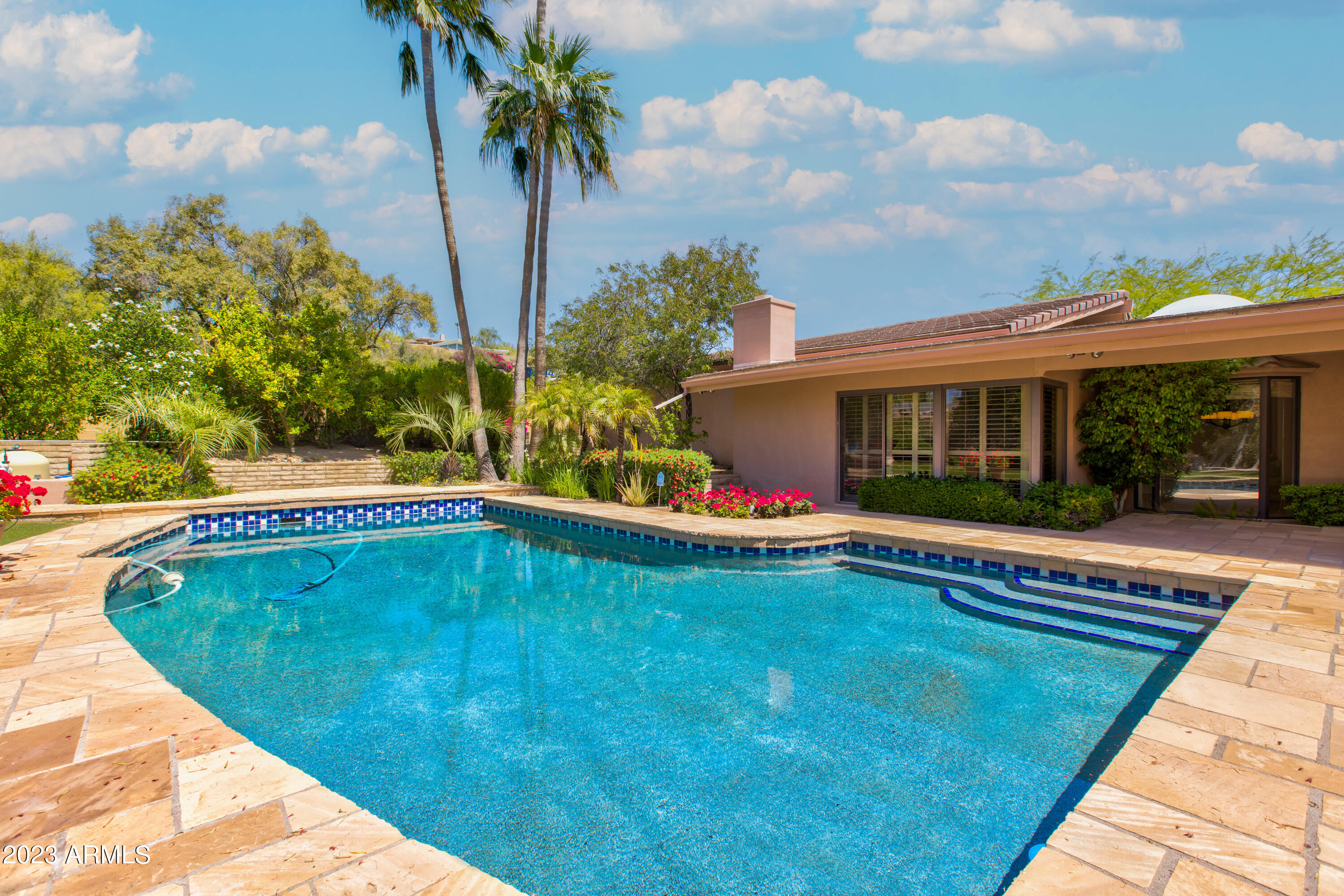 4221 E MCDONALD Drive