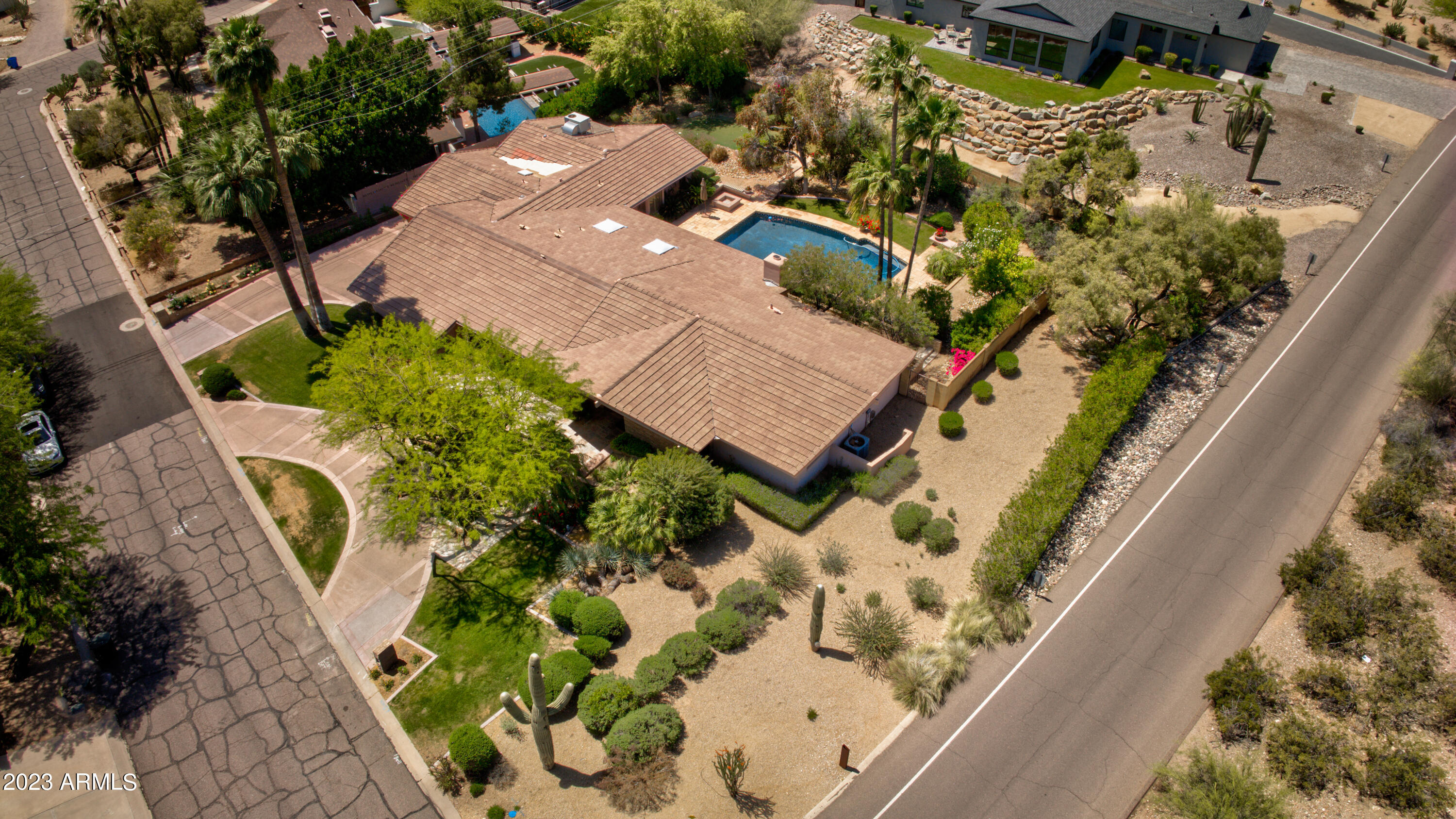 4221 E MCDONALD Drive