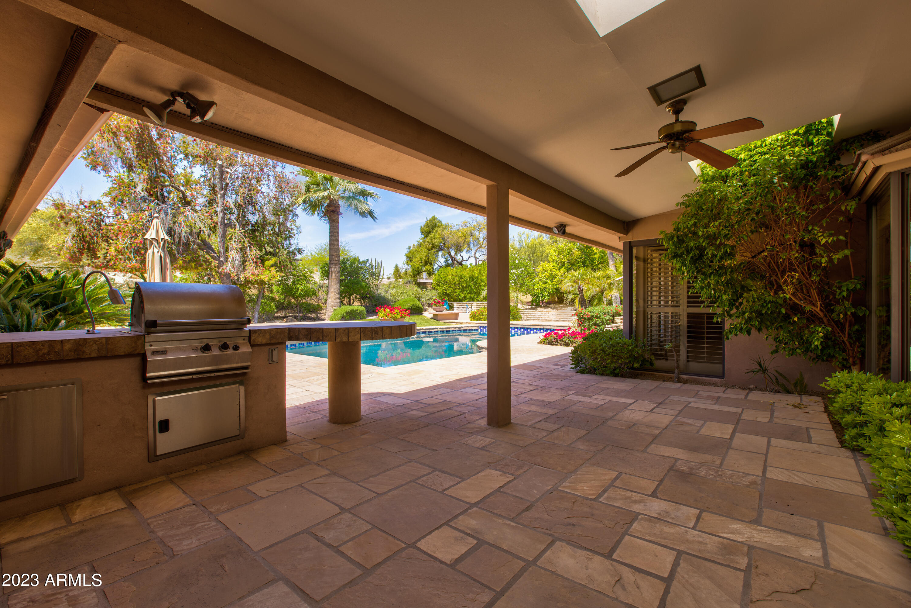 4221 E MCDONALD Drive