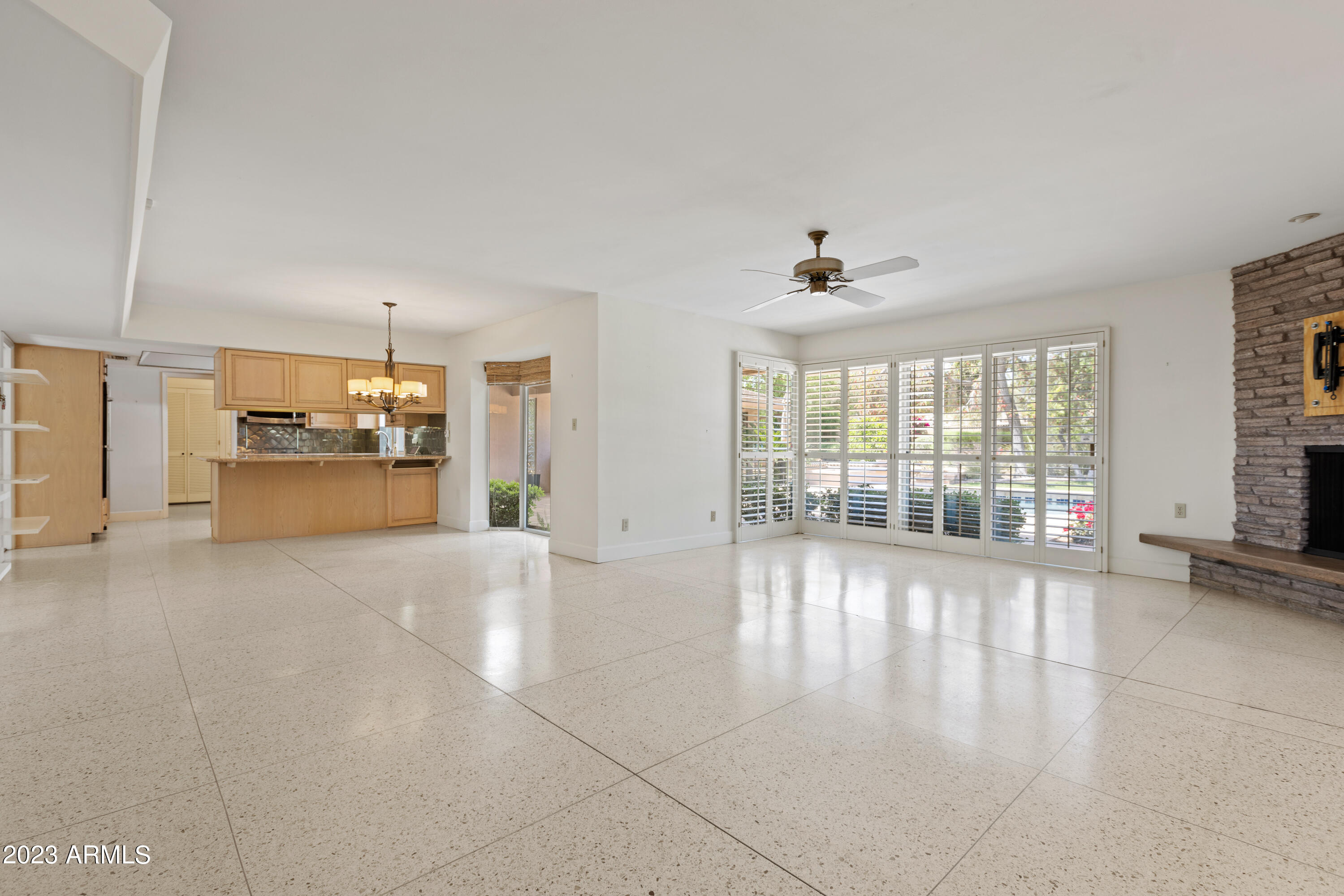 4221 E MCDONALD Drive