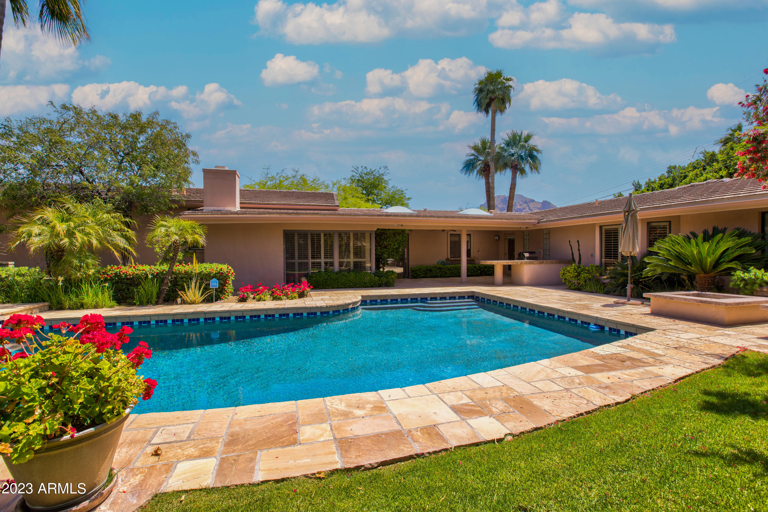 4221 E MCDONALD Drive