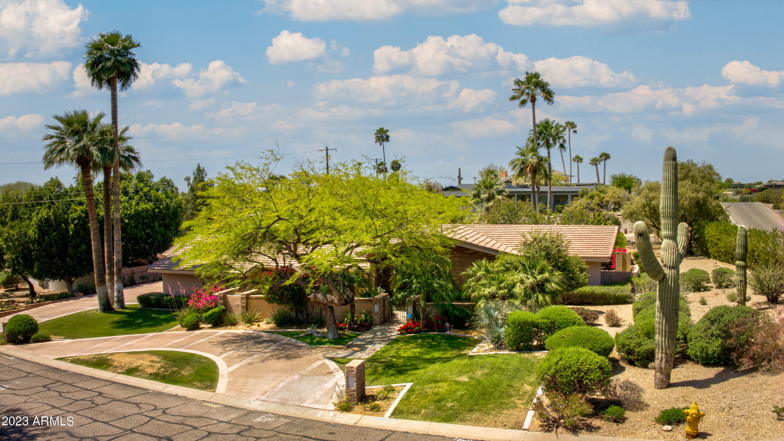 4221 E MCDONALD Drive