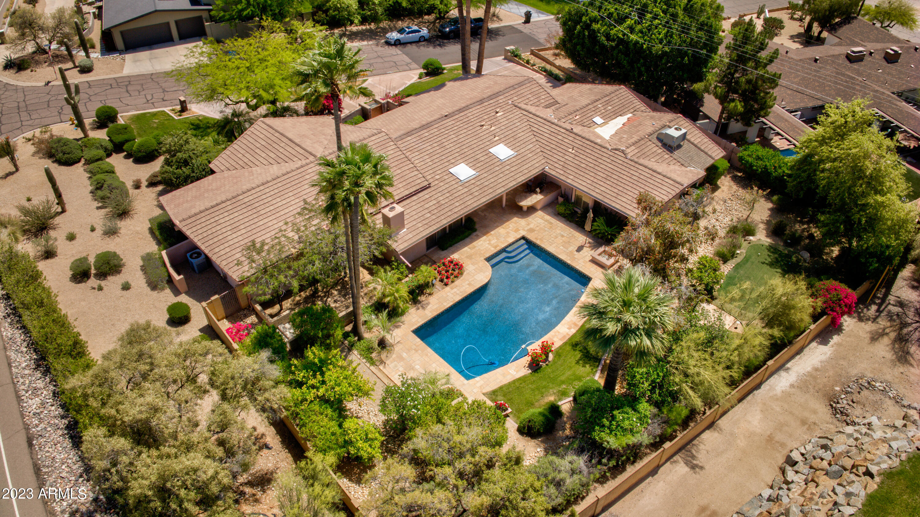 4221 E MCDONALD Drive