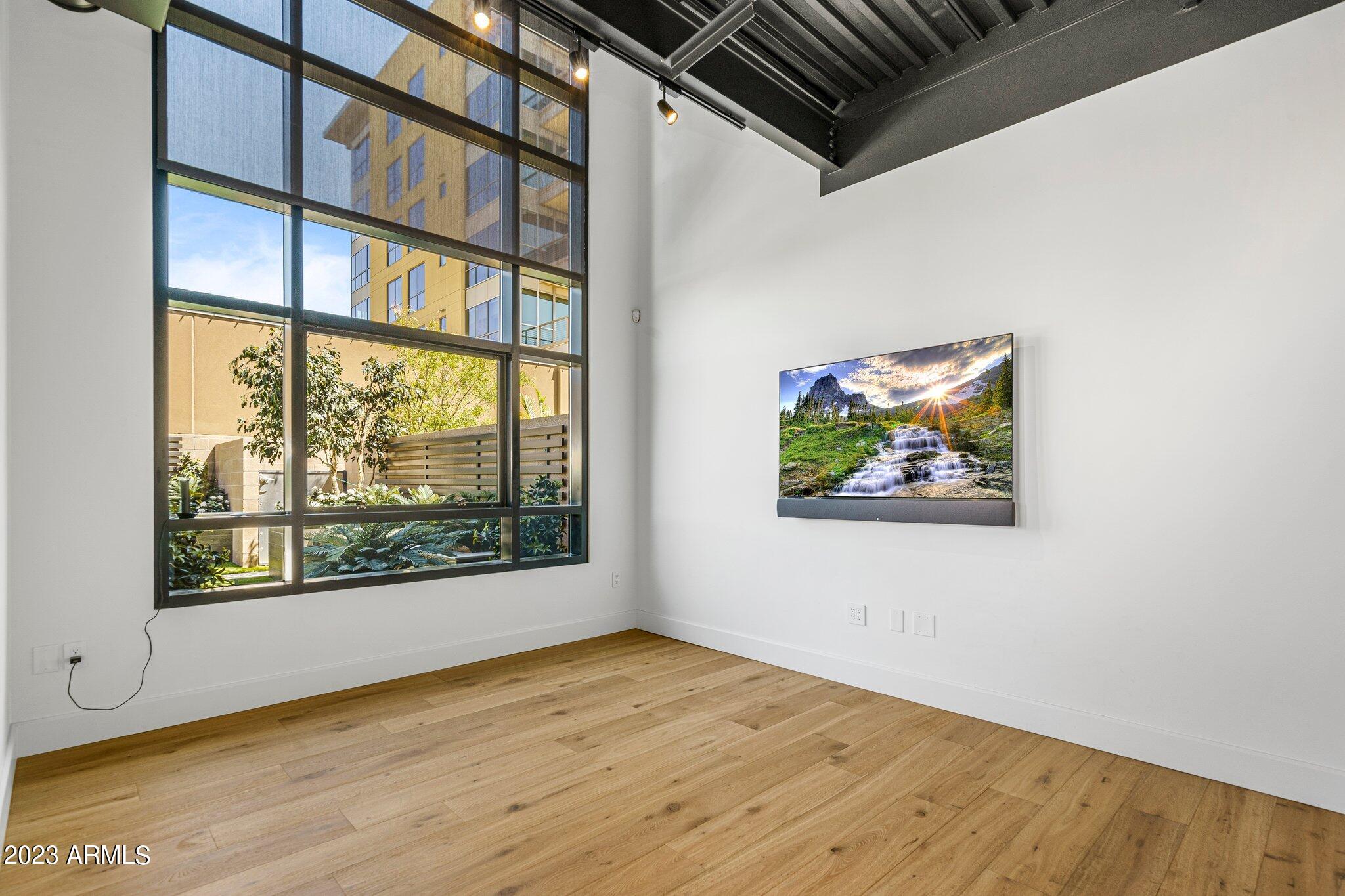 15215 N KIERLAND Boulevard Unit: 302
