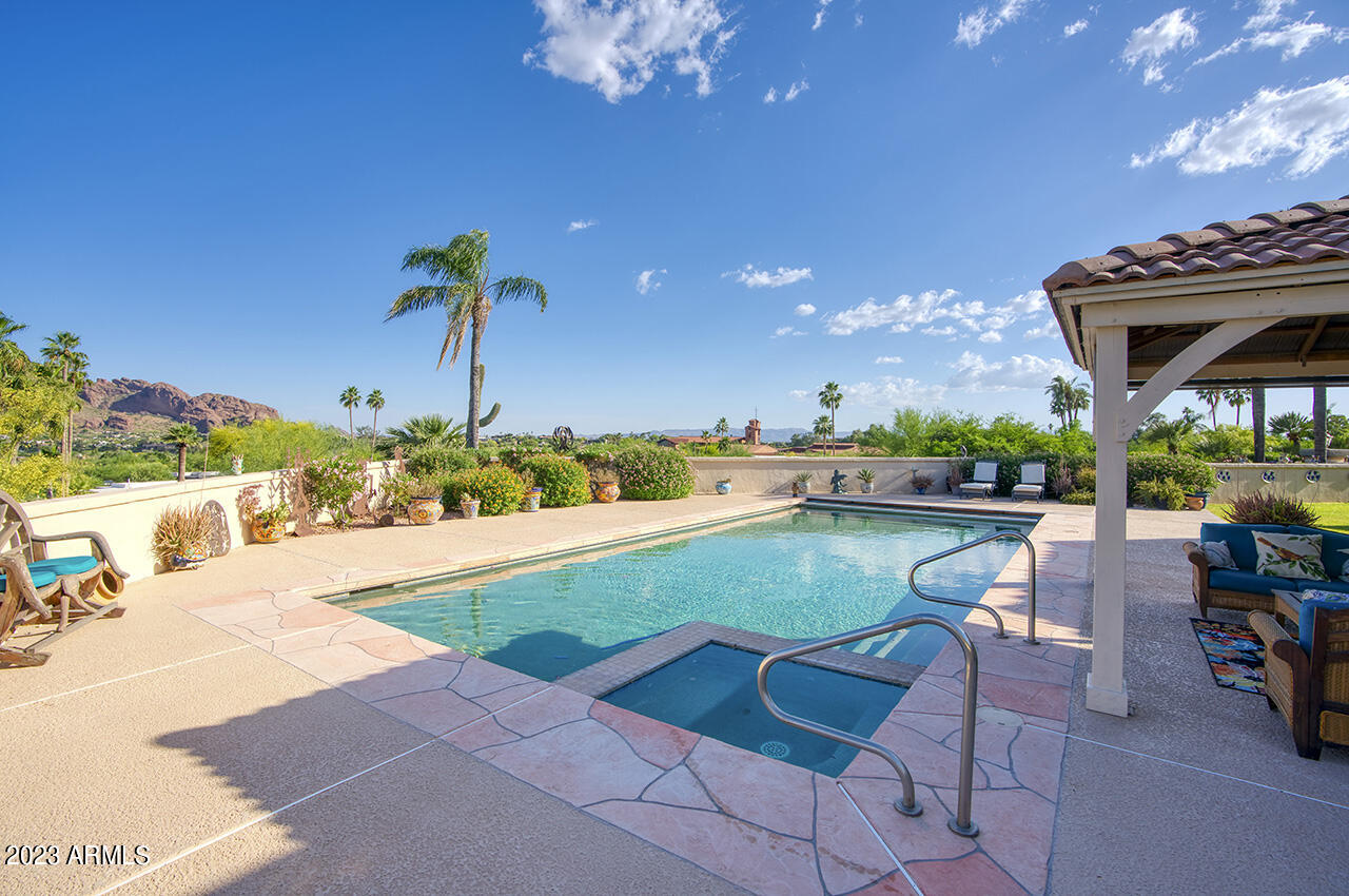 4230 E Desert Crest Drive