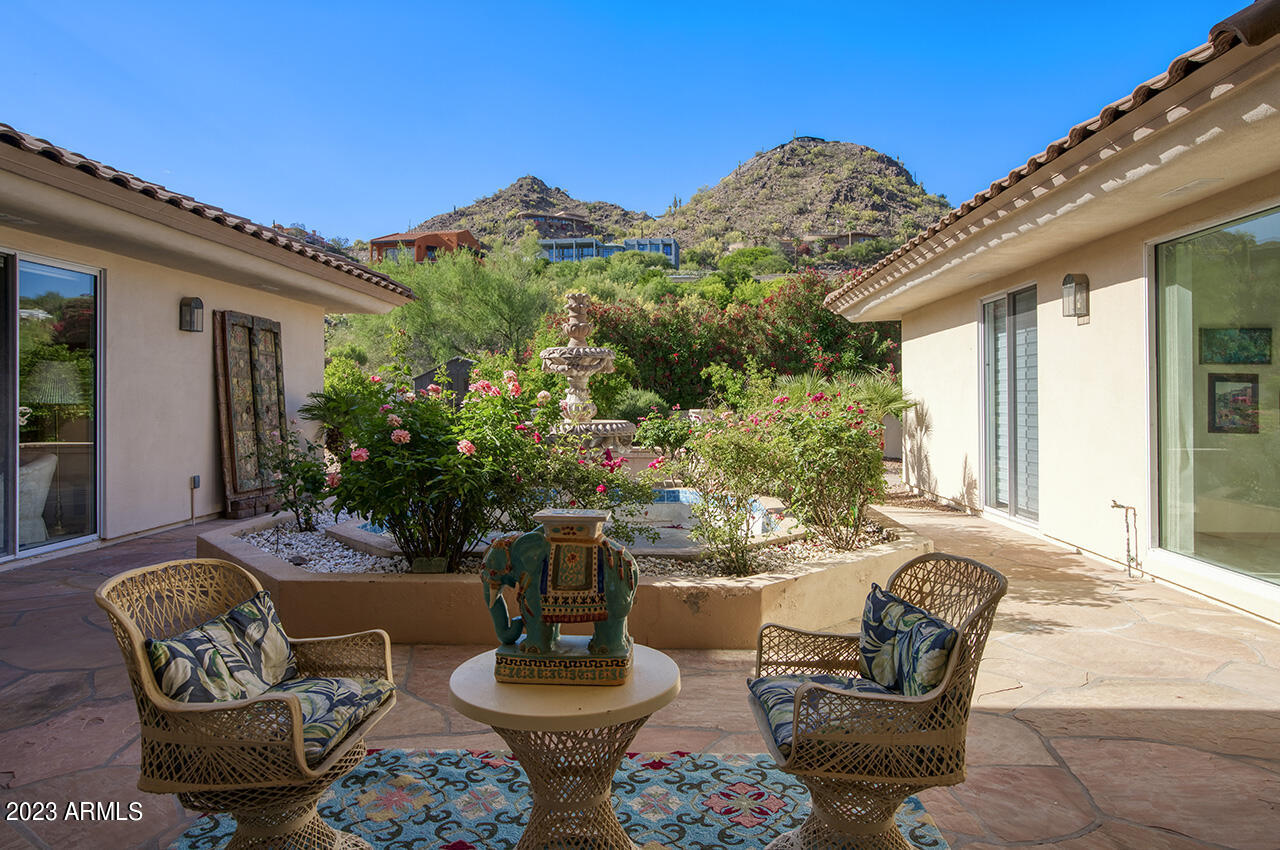 4230 E Desert Crest Drive