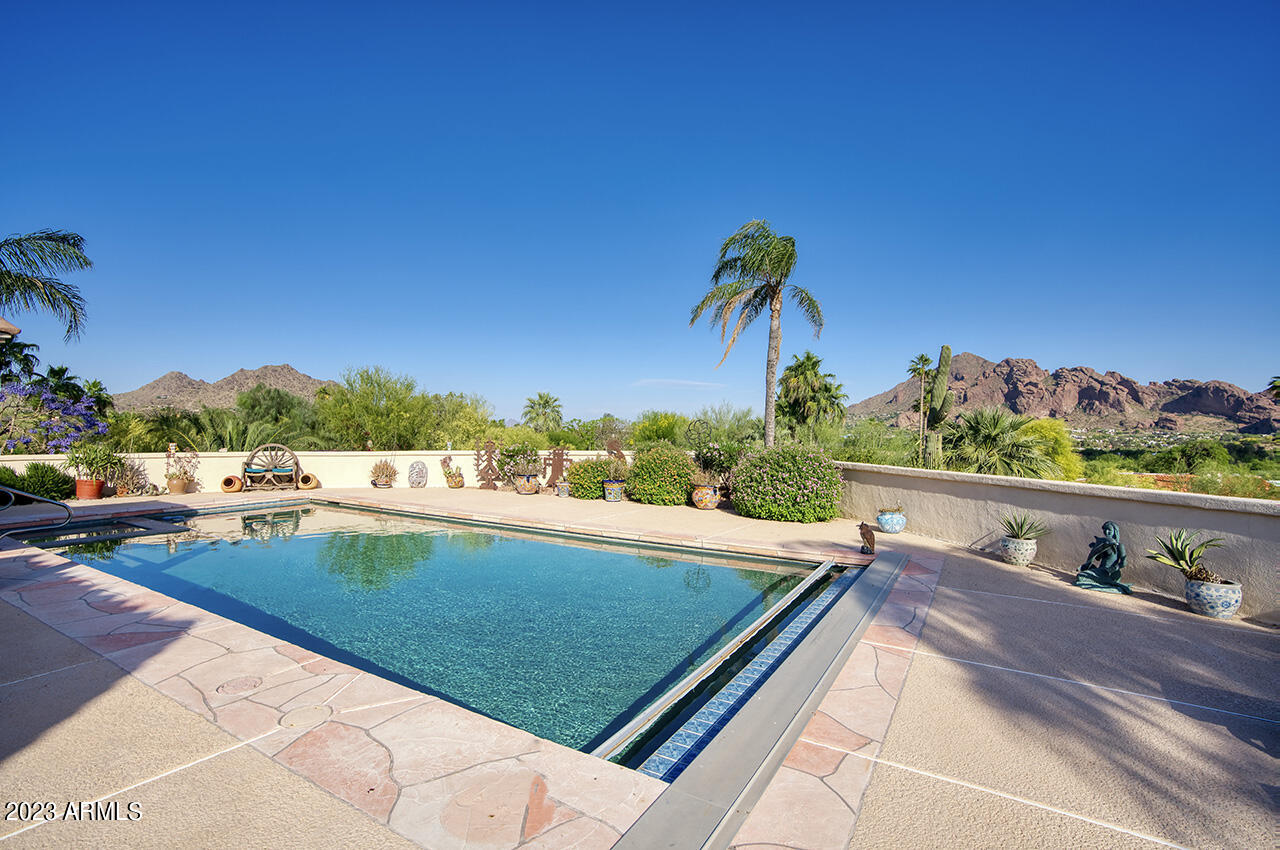 4230 E Desert Crest Drive