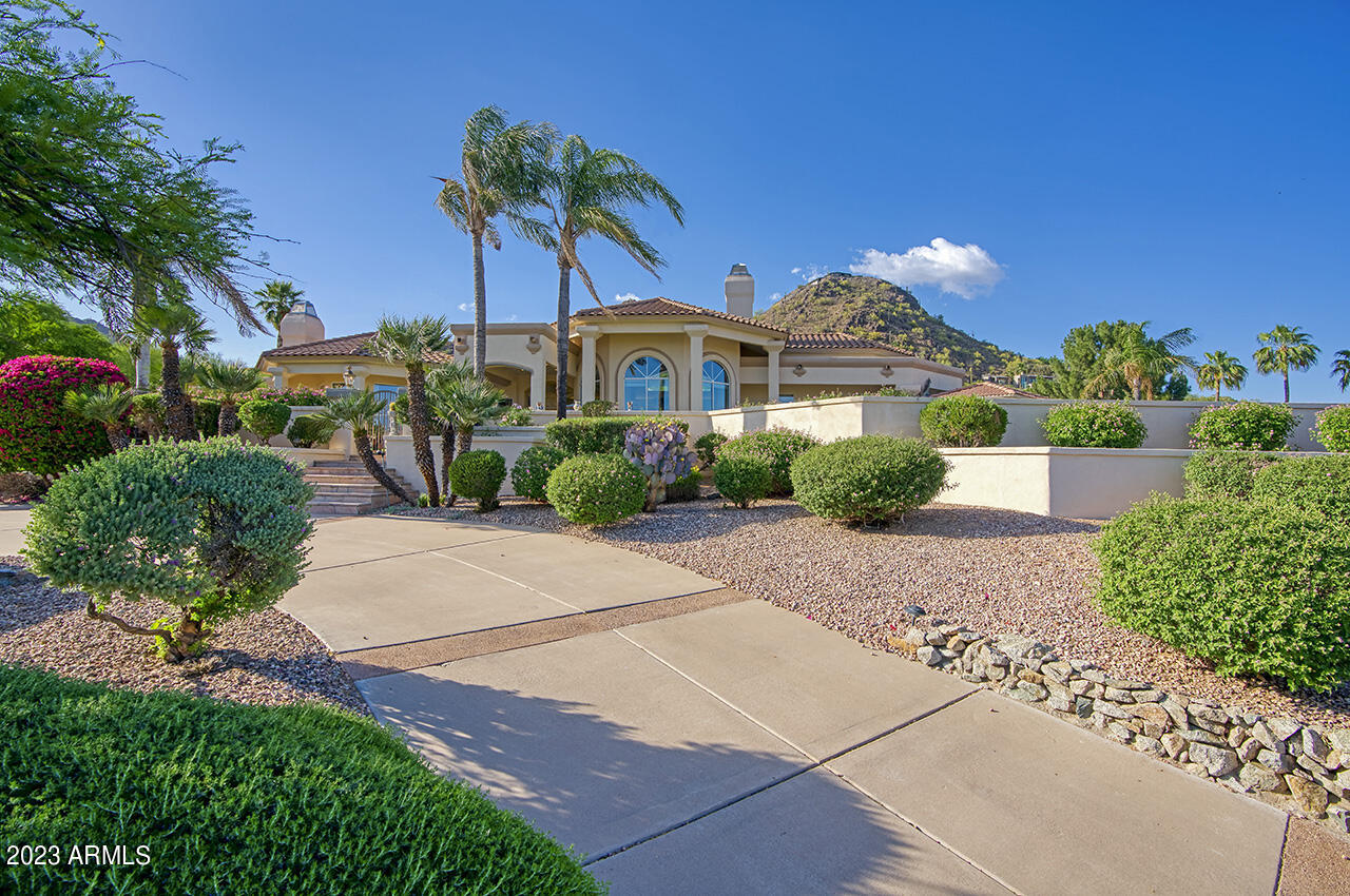 4230 E Desert Crest Drive