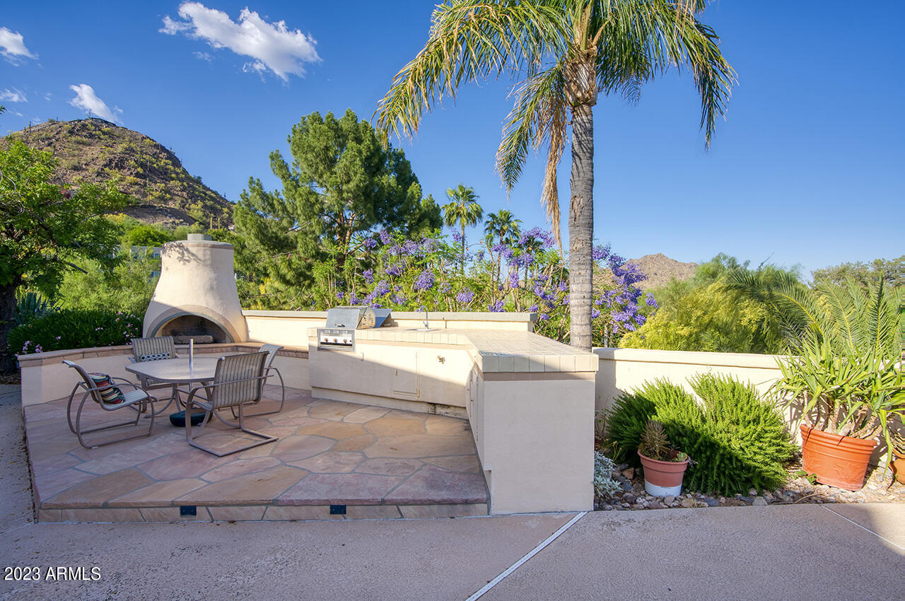 4230 E Desert Crest Drive