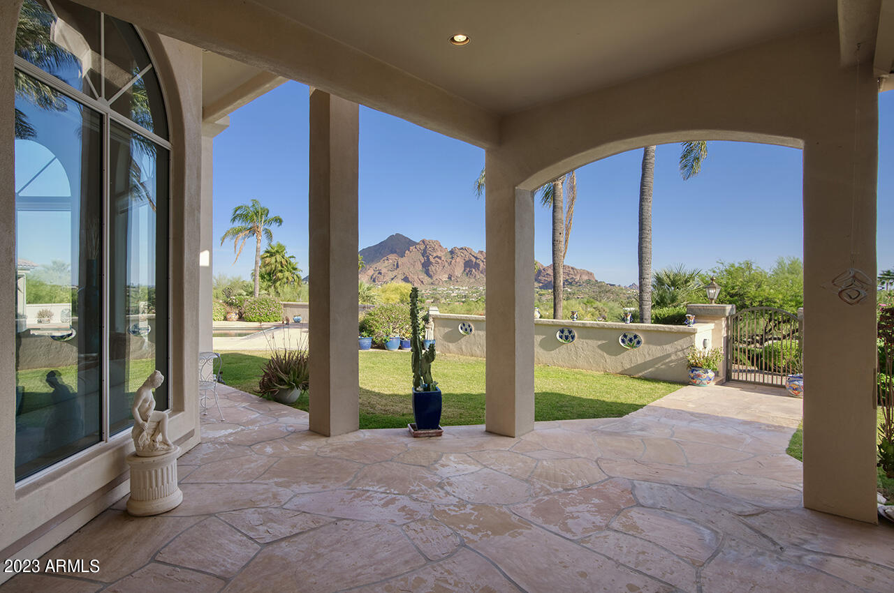 4230 E Desert Crest Drive