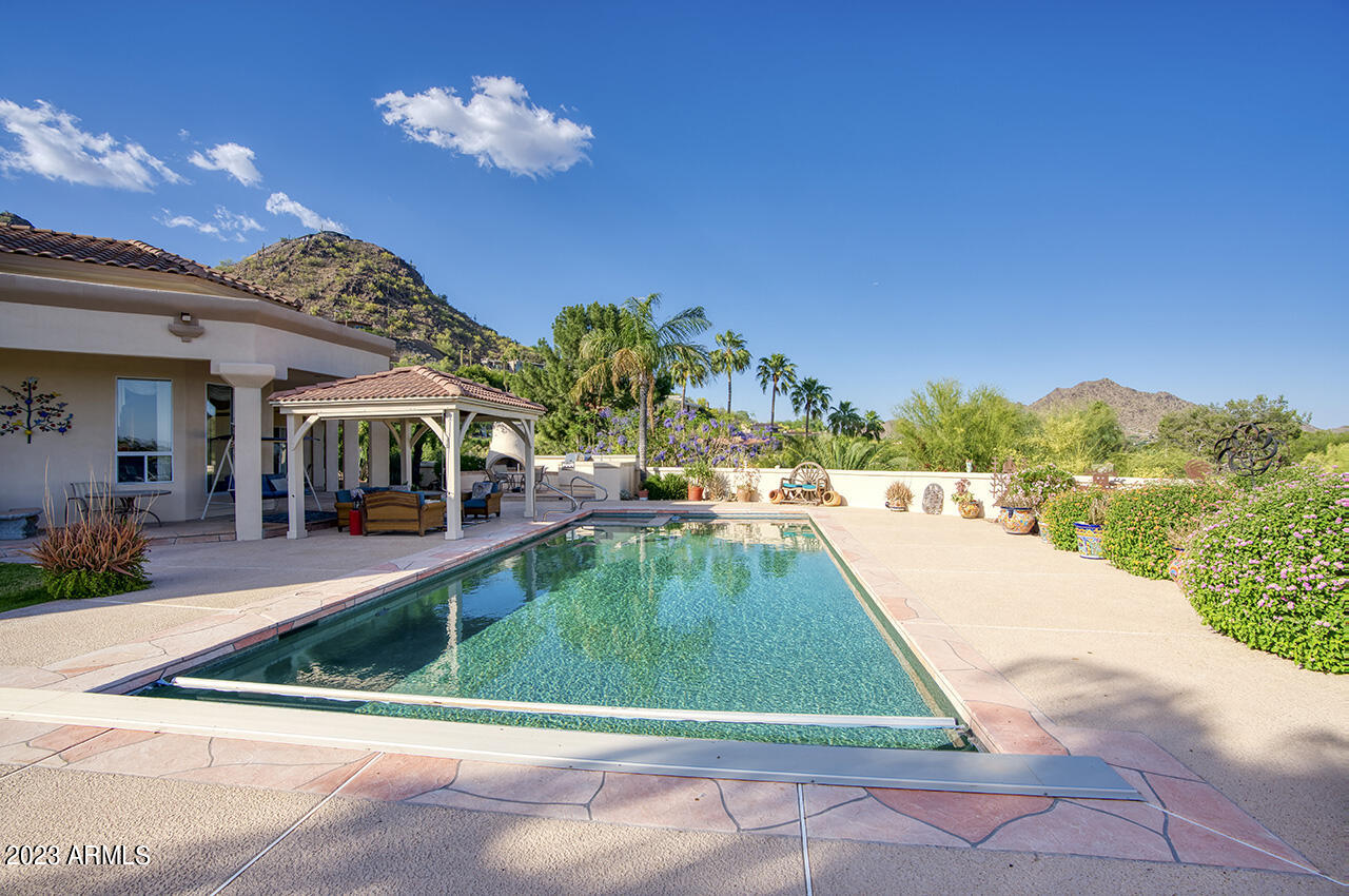 4230 E Desert Crest Drive