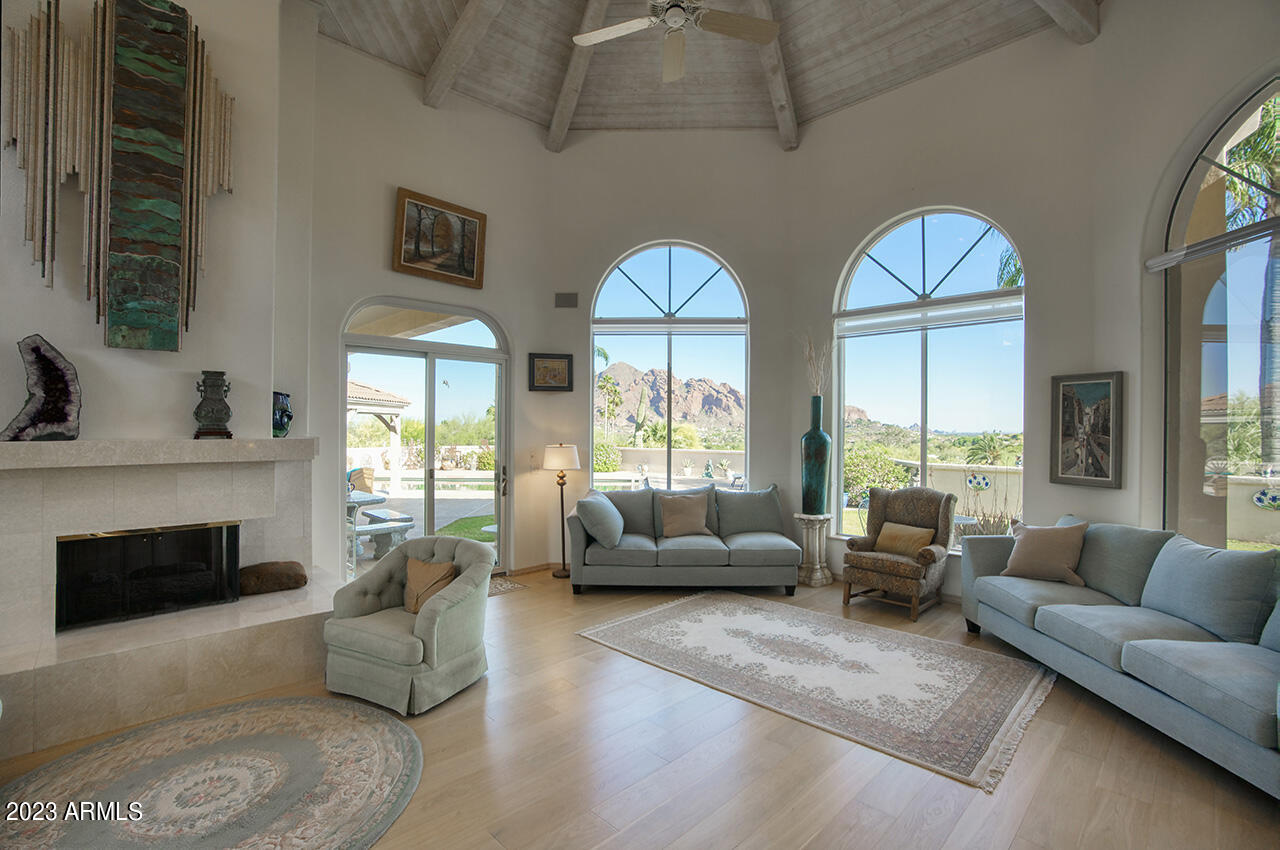 4230 E Desert Crest Drive