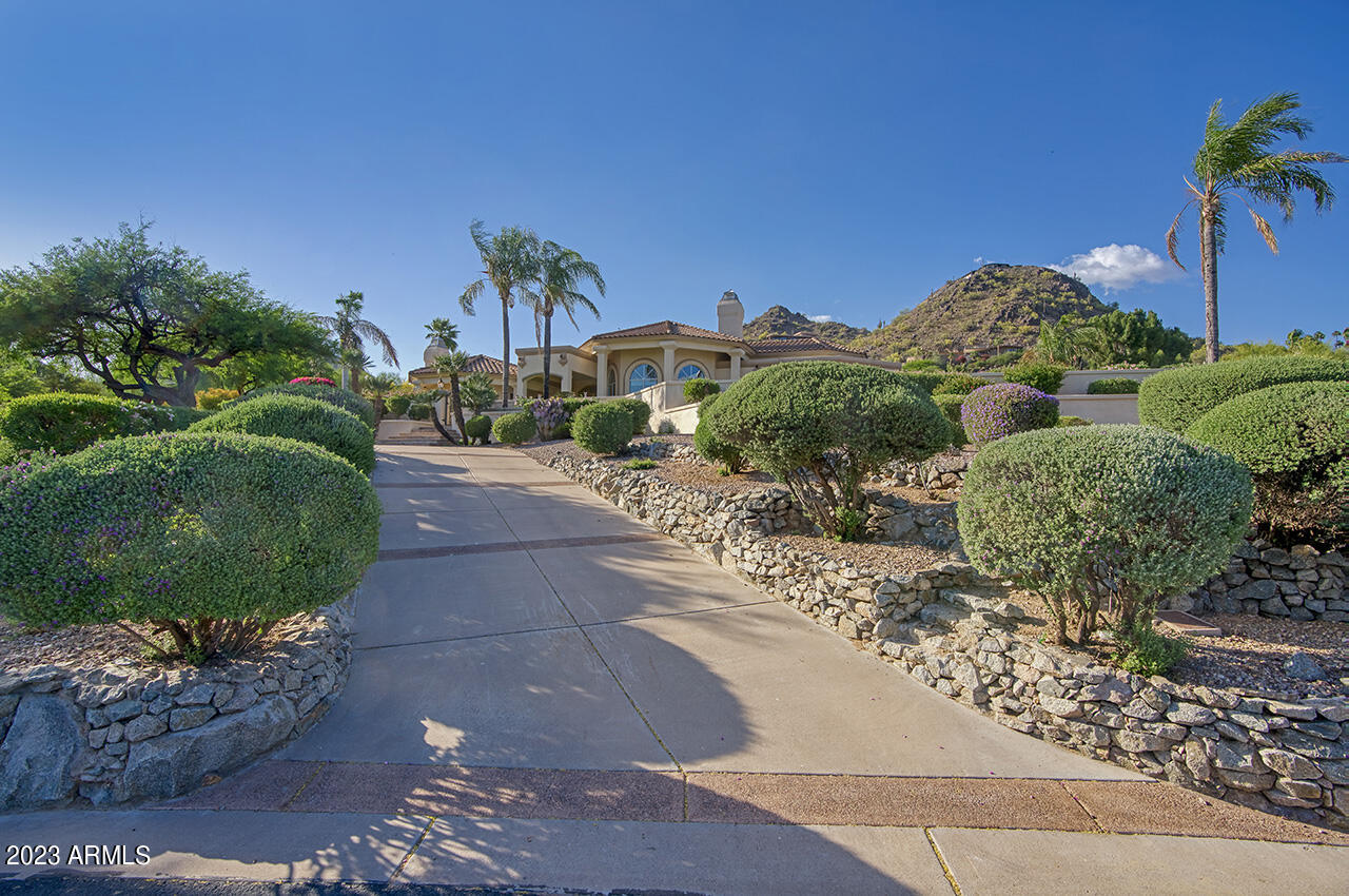 4230 E Desert Crest Drive