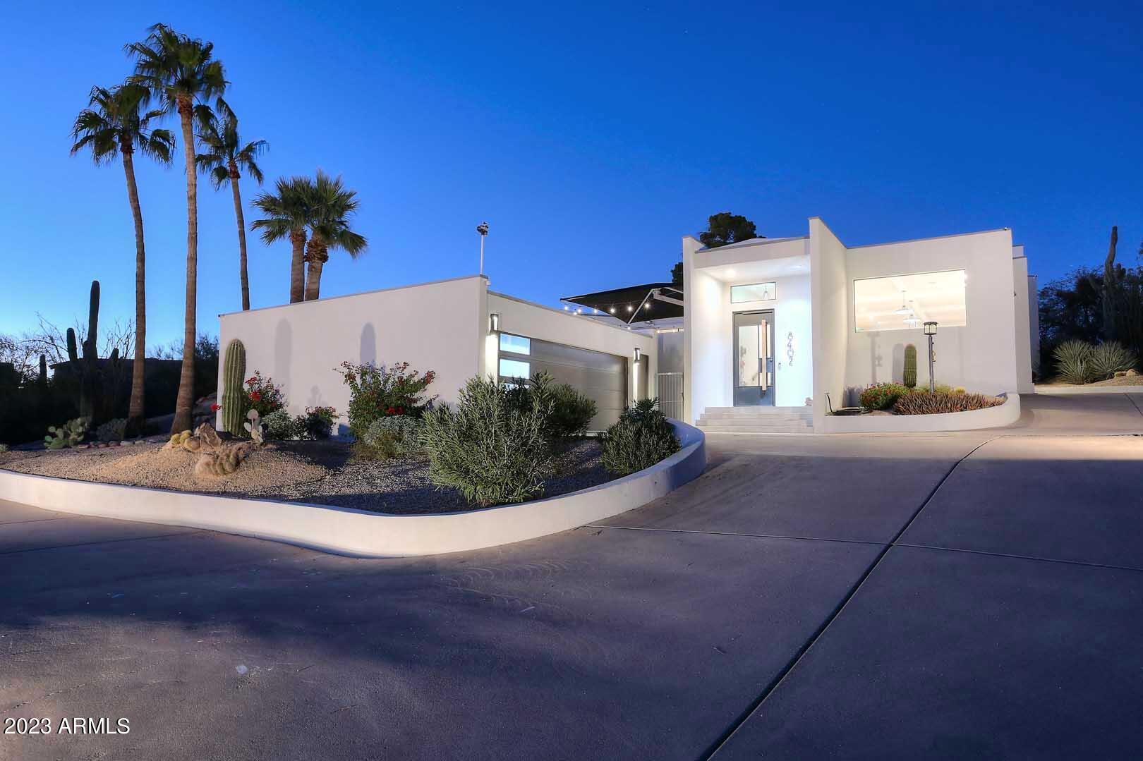 8402 E CAREFREE Drive