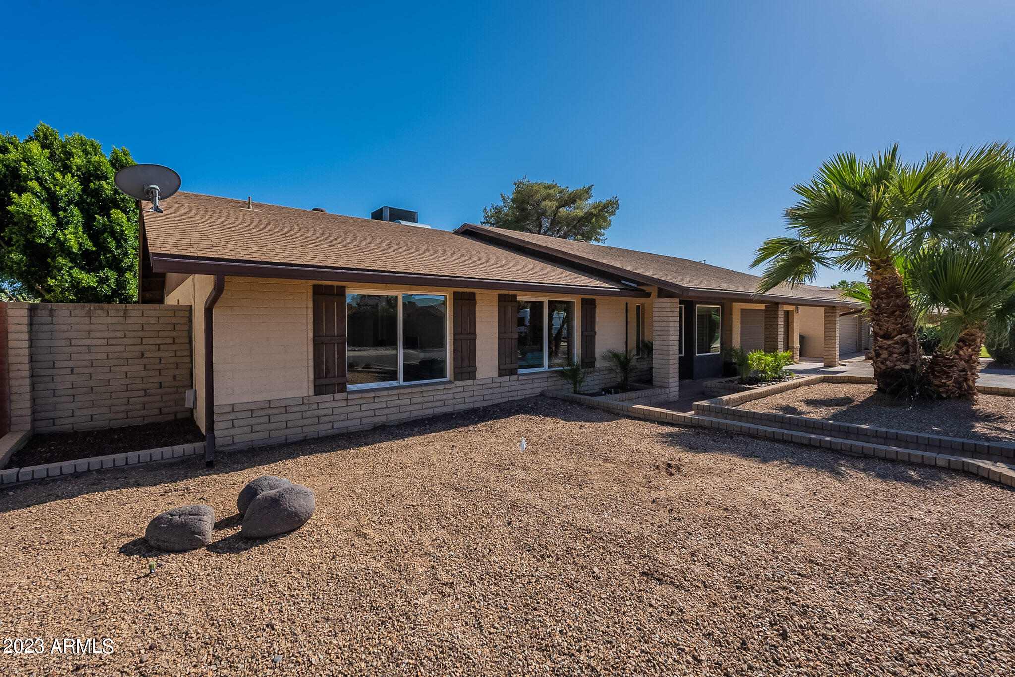 525 E SAINT JOHN Road