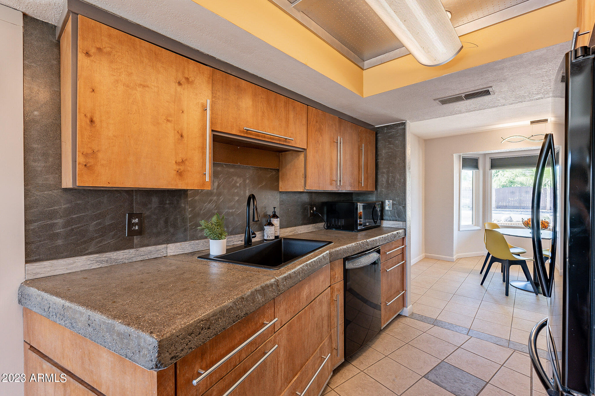 525 E SAINT JOHN Road