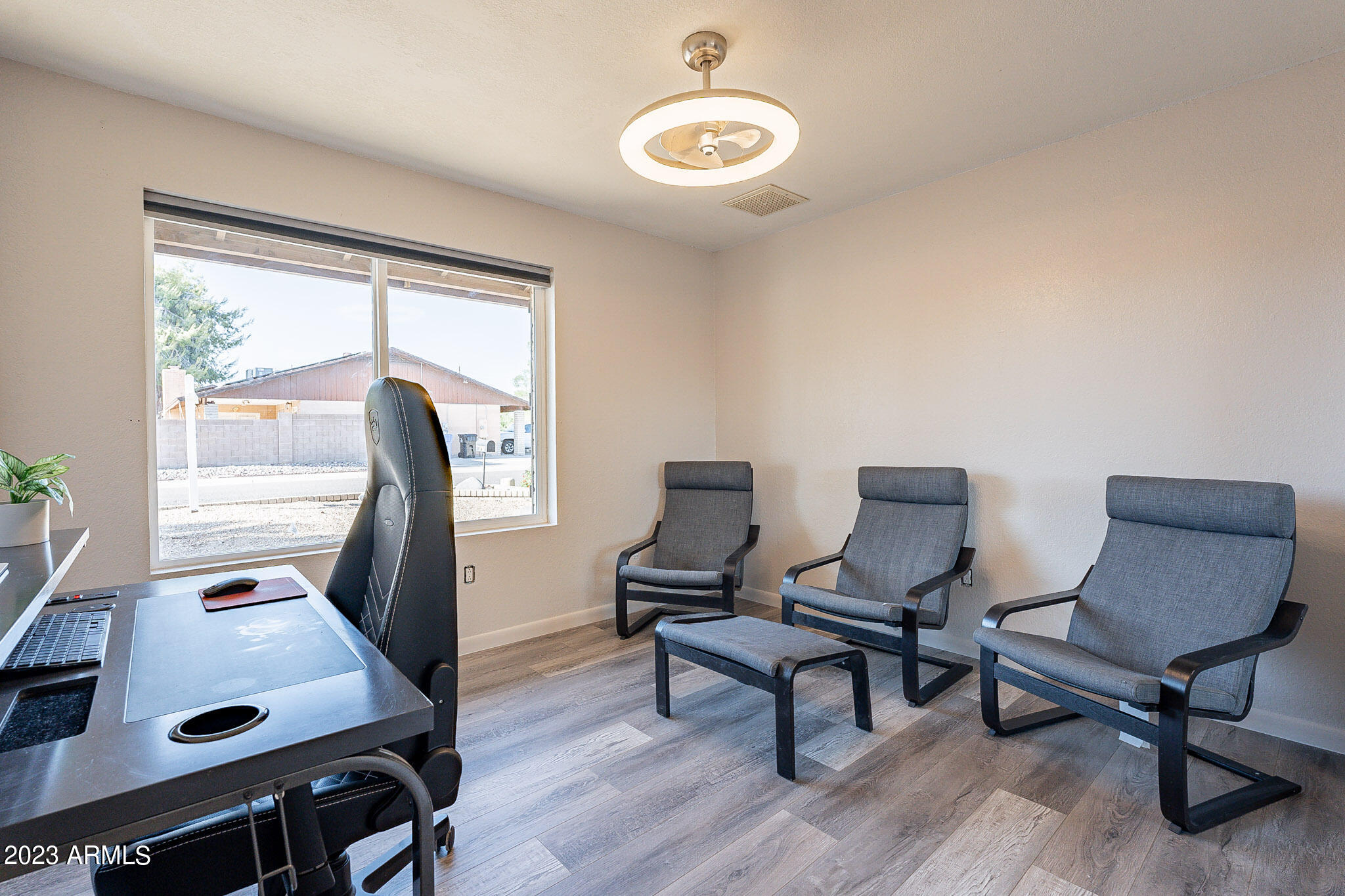 525 E SAINT JOHN Road