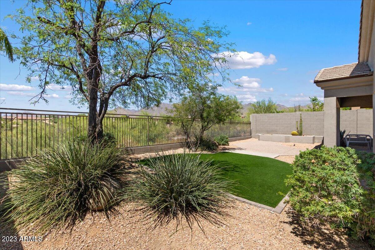 10408 E HELM Drive E