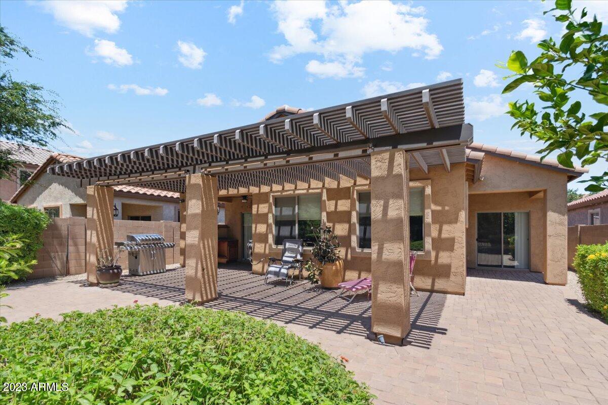 4897 E DEL RIO Drive