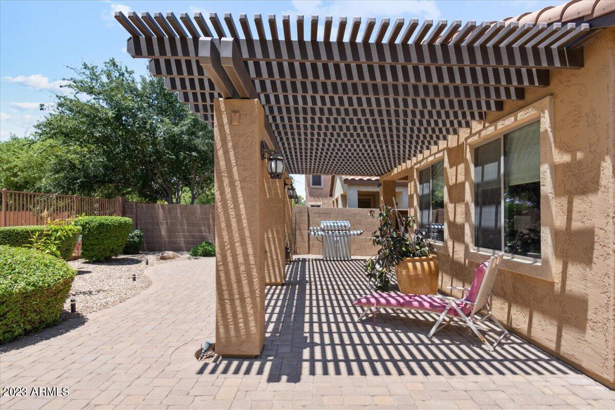 4897 E DEL RIO Drive
