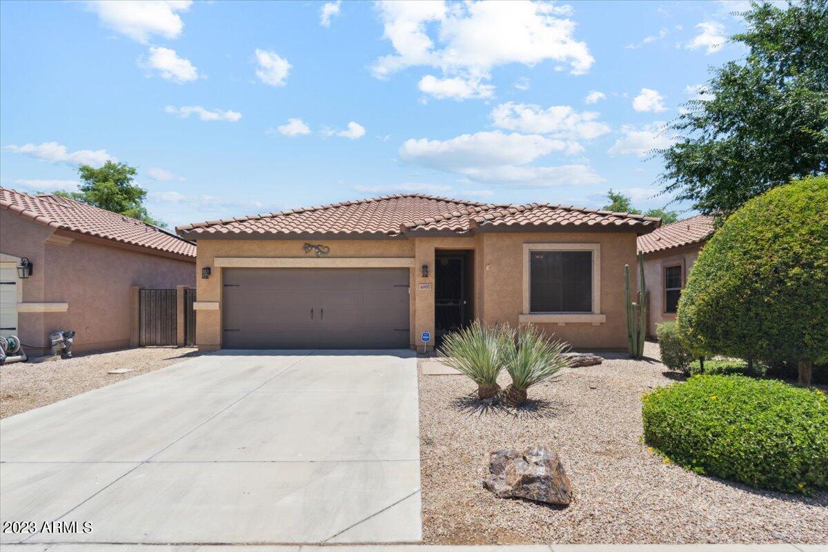 4897 E DEL RIO Drive